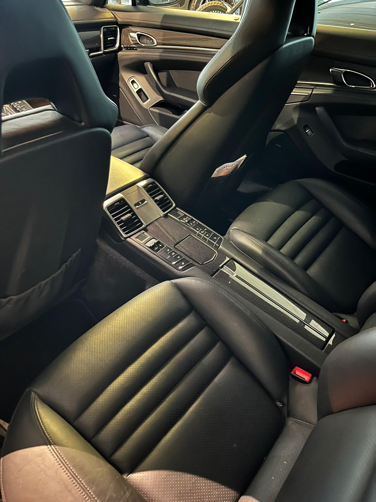 PORSCHE Panamera GTS 4.8 PDK-image-9