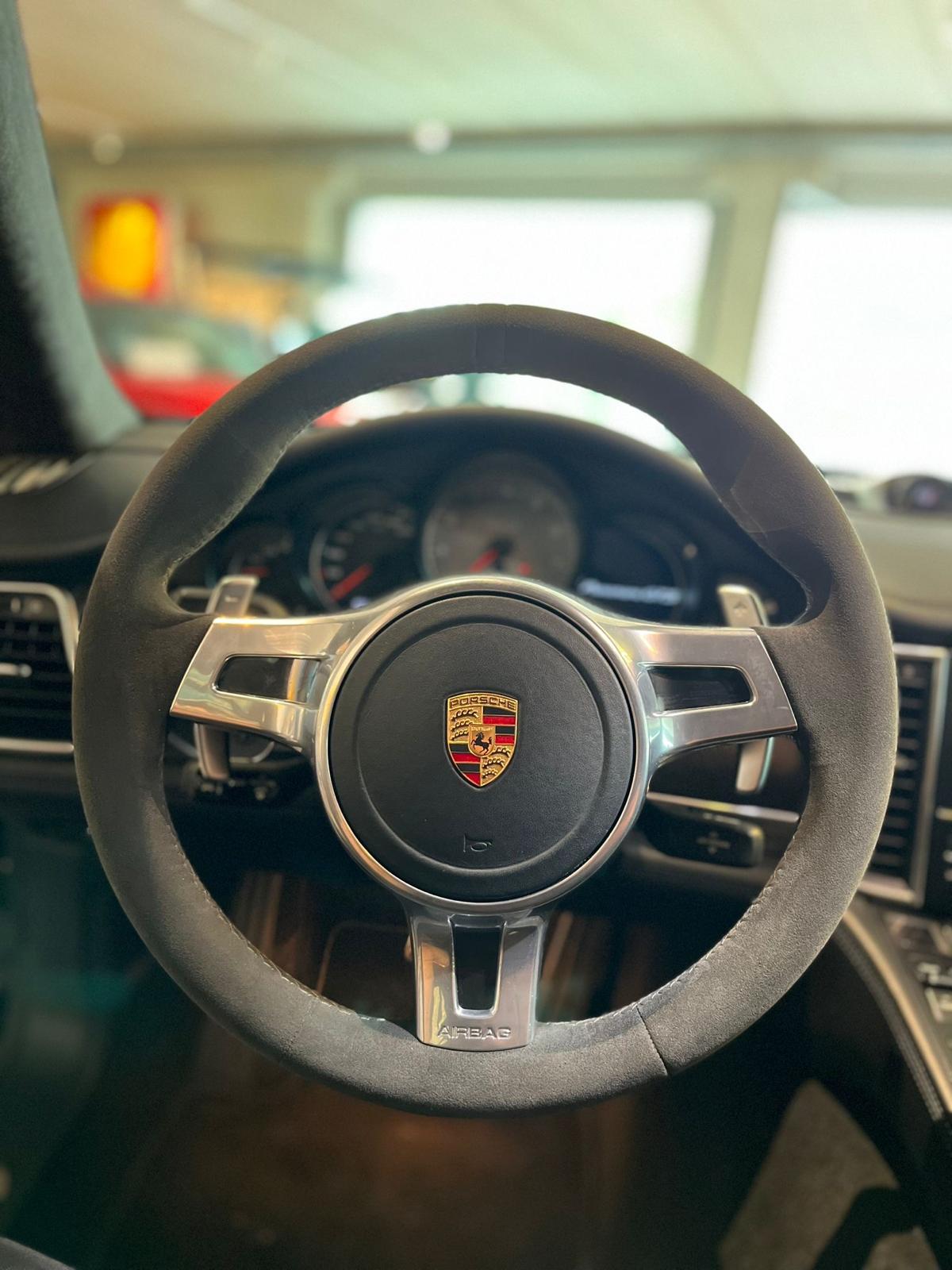 PORSCHE Panamera GTS 4.8 PDK-image-5