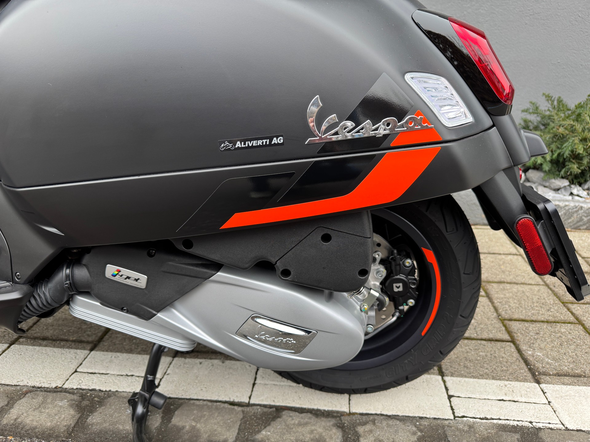 PIAGGIO Vespa GTS 125 Super Sport RST Euro 5+-image-10