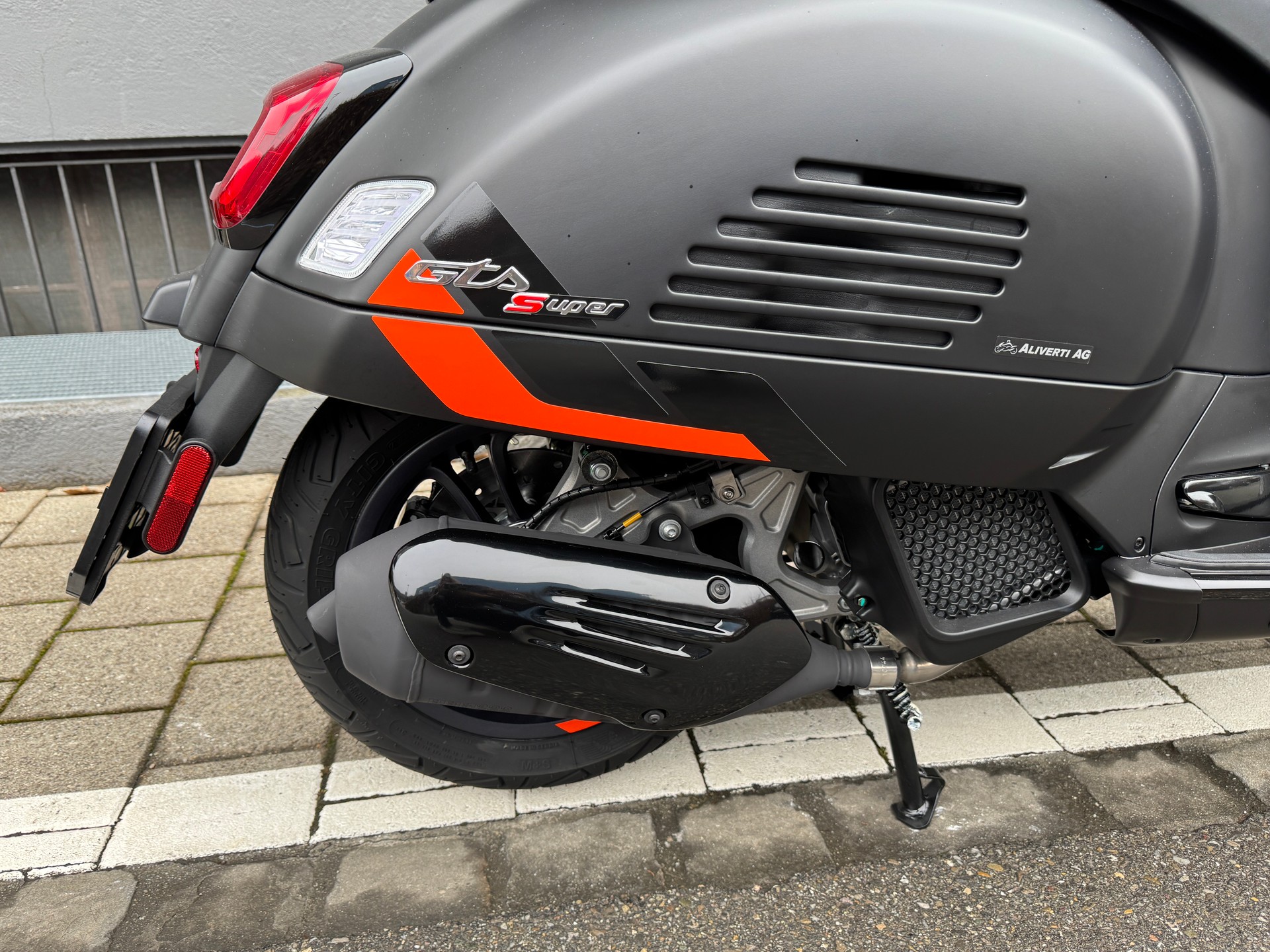 PIAGGIO Vespa GTS 125 Super Sport RST Euro 5+-image-13