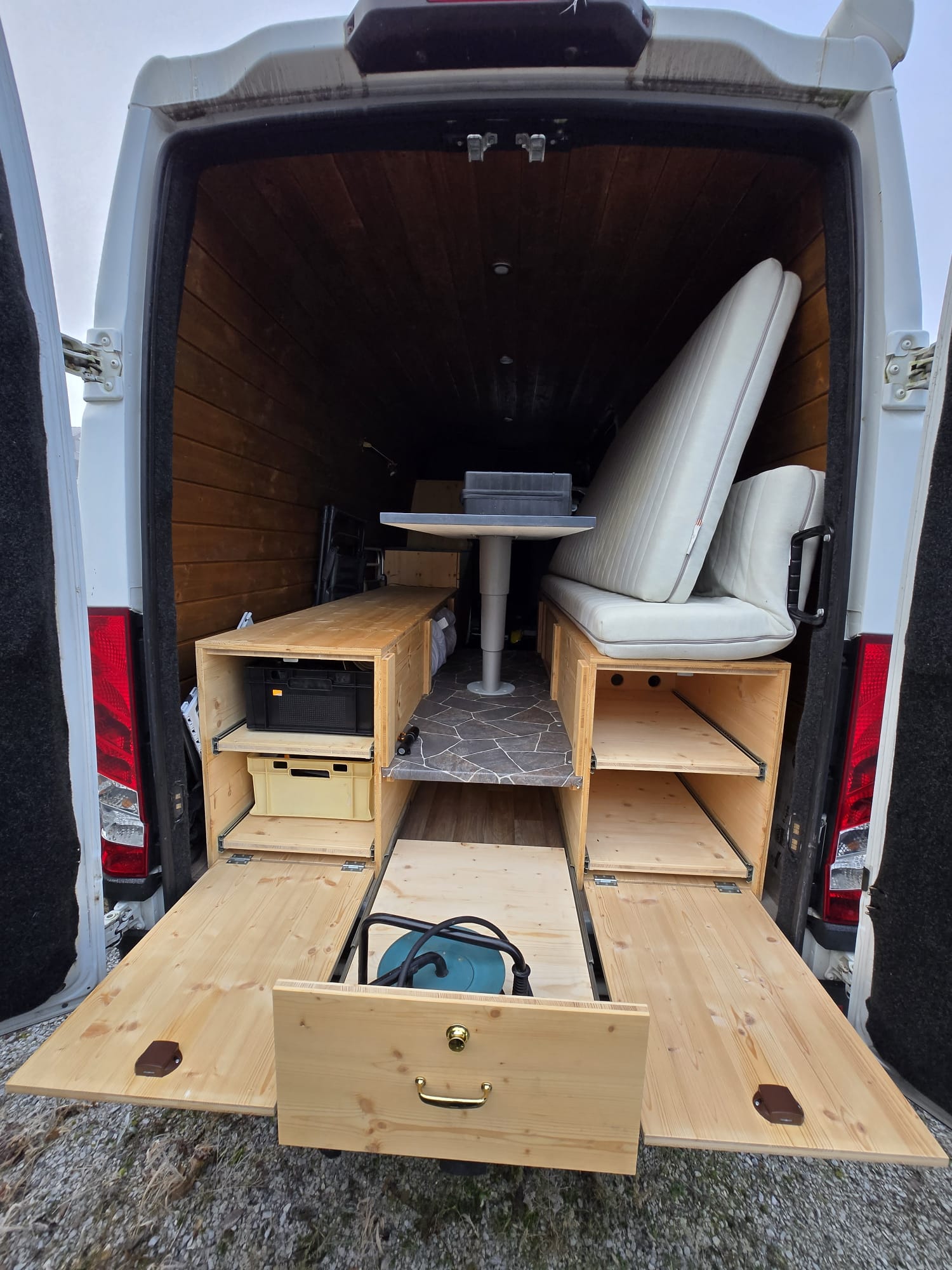 IVECO 35S15-image-8