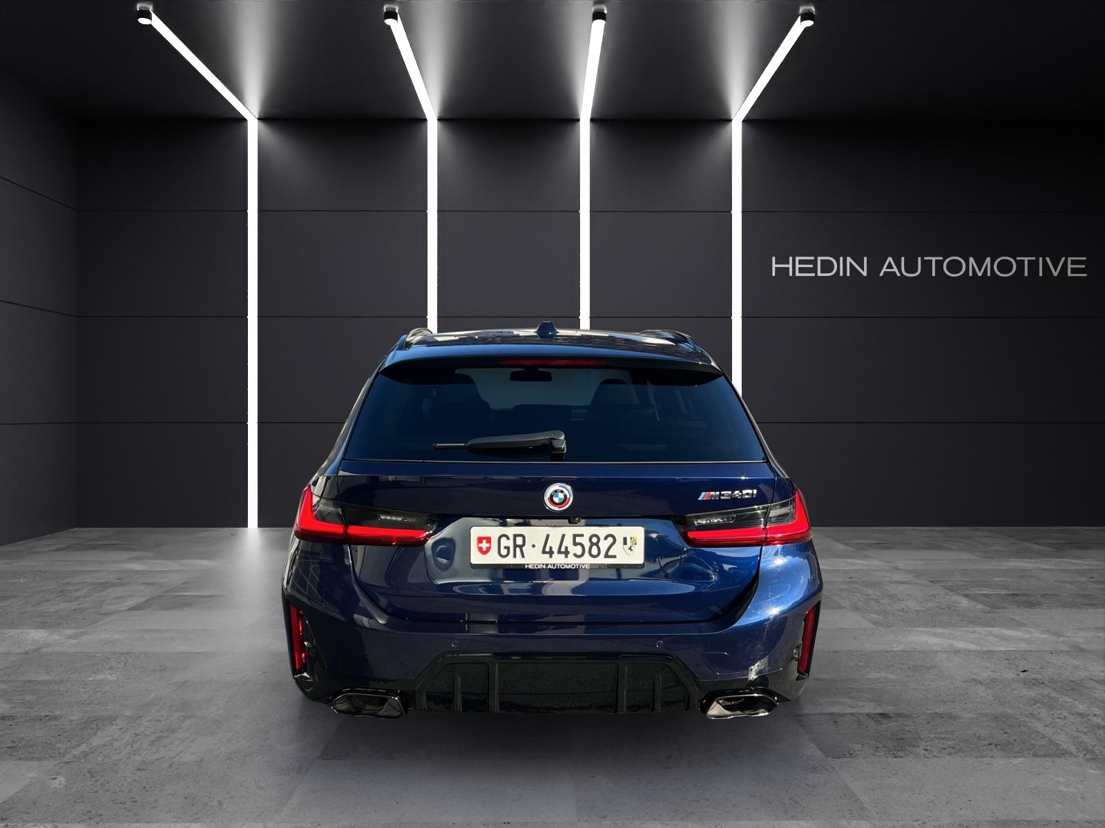 BMW M340i xDrive Touring-showroom-element-3