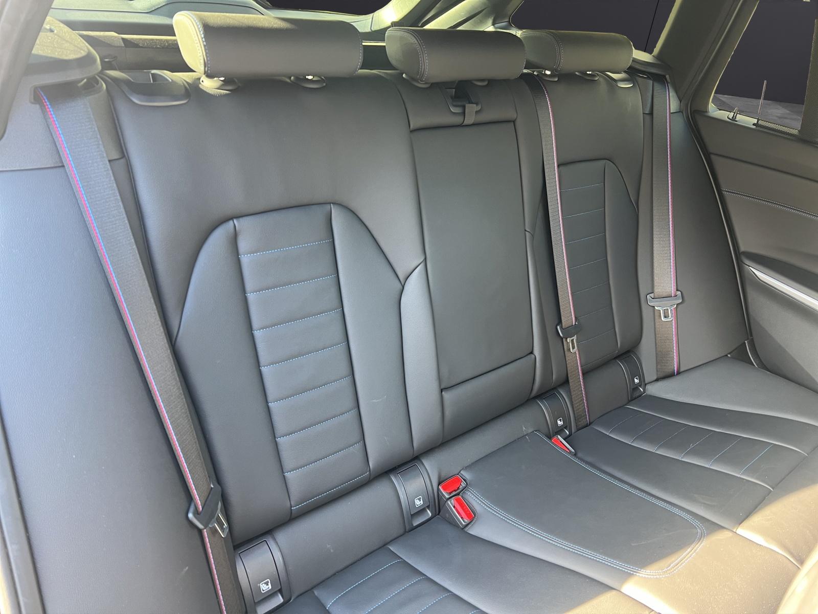 BMW M340i xDrive Touring-image-14