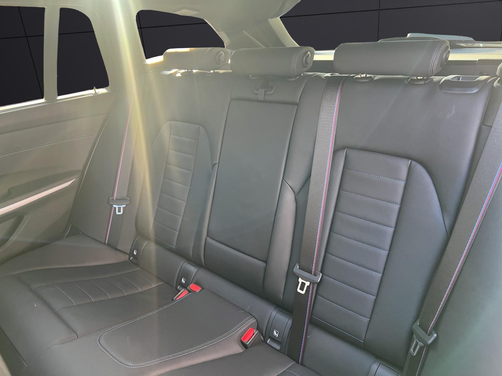BMW M340i xDrive Touring-image-12