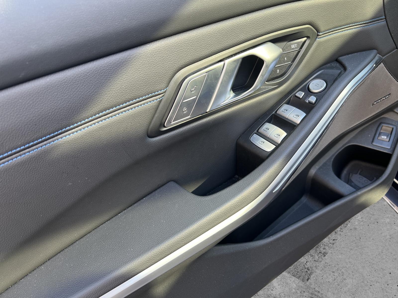 BMW M340i xDrive Touring-image-10