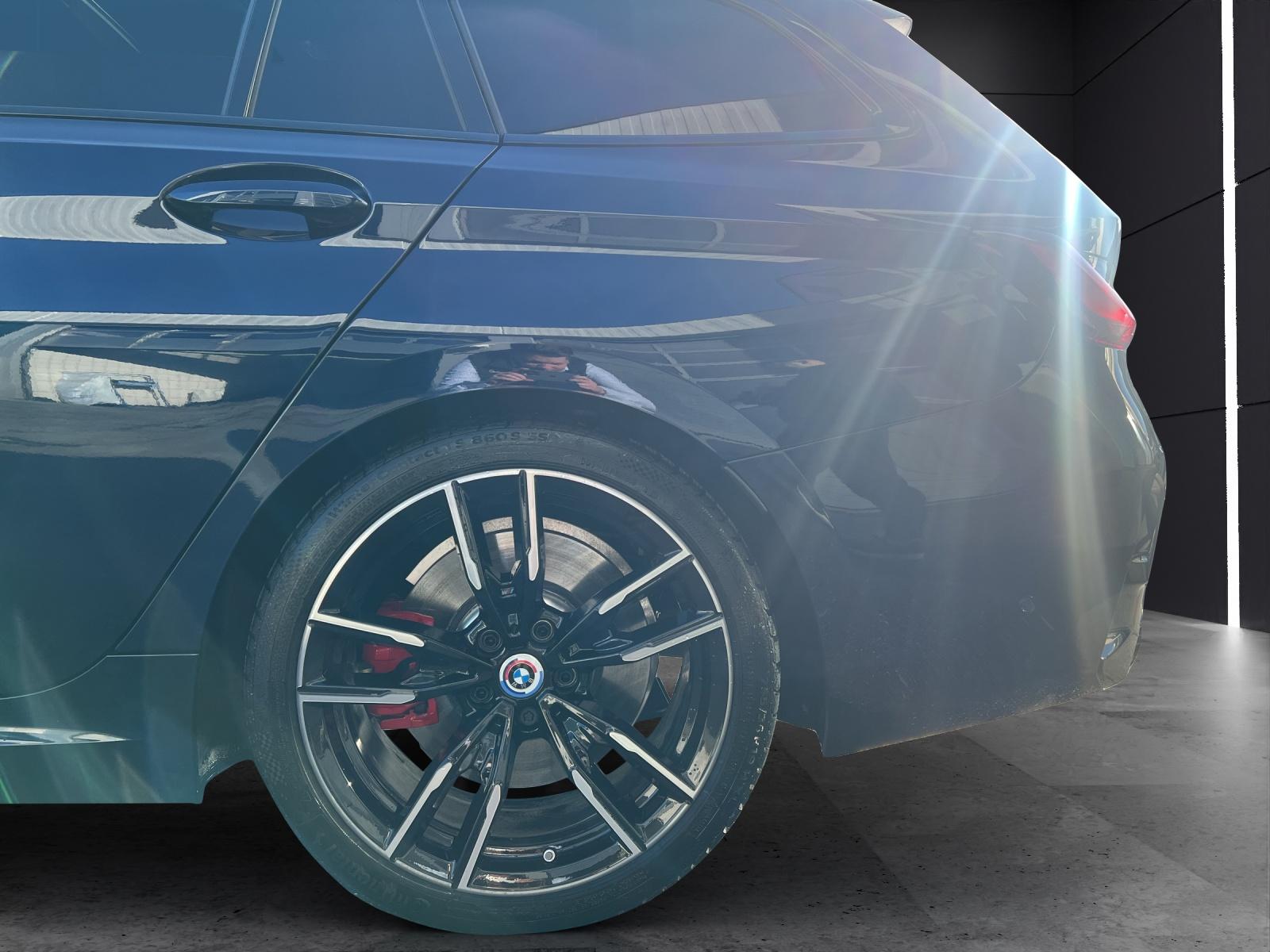 BMW M340i xDrive Touring-image-9