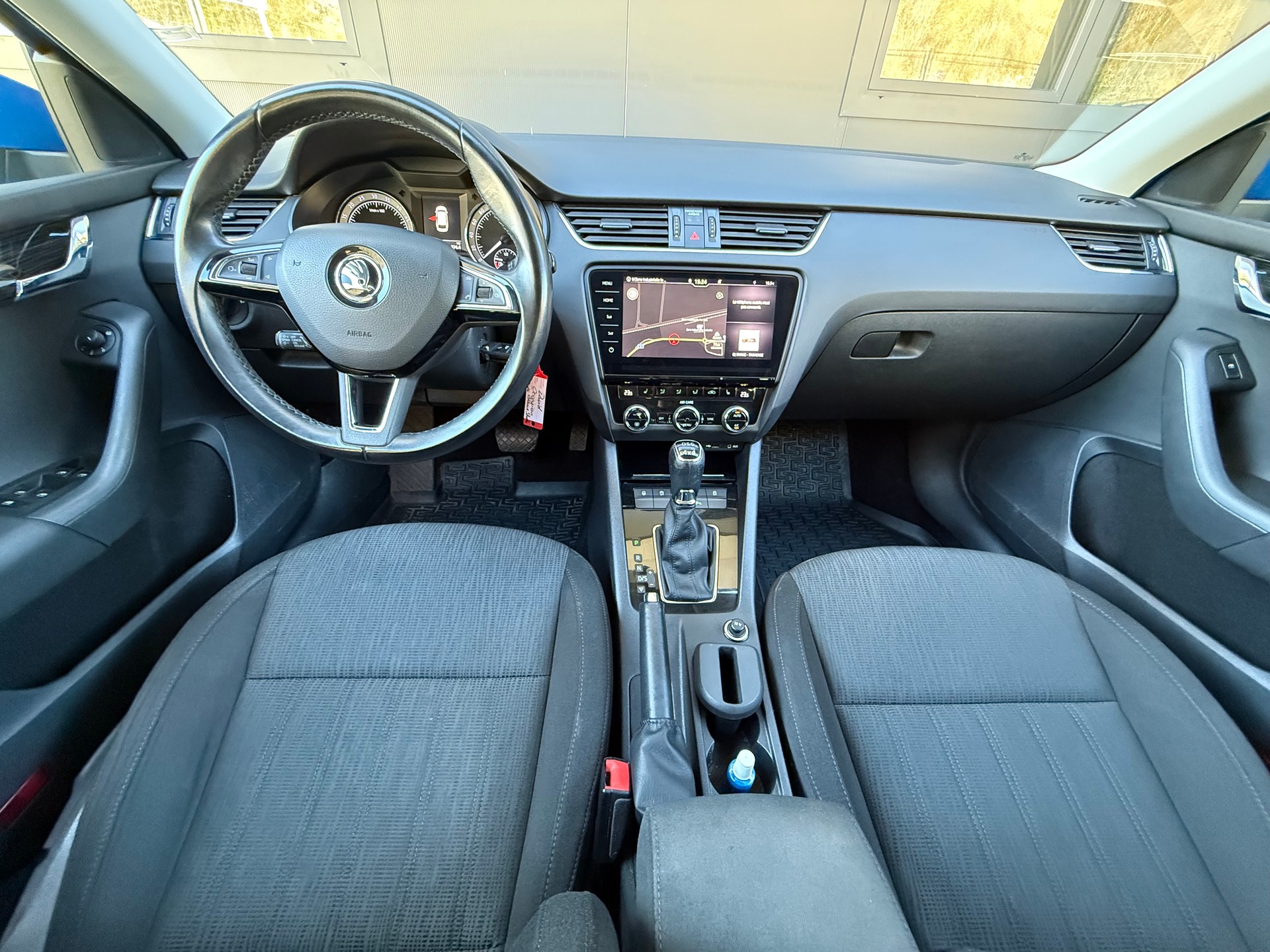 SKODA Octavia Combi 2.0 TDI Swiss Line 25 4x4-image-12