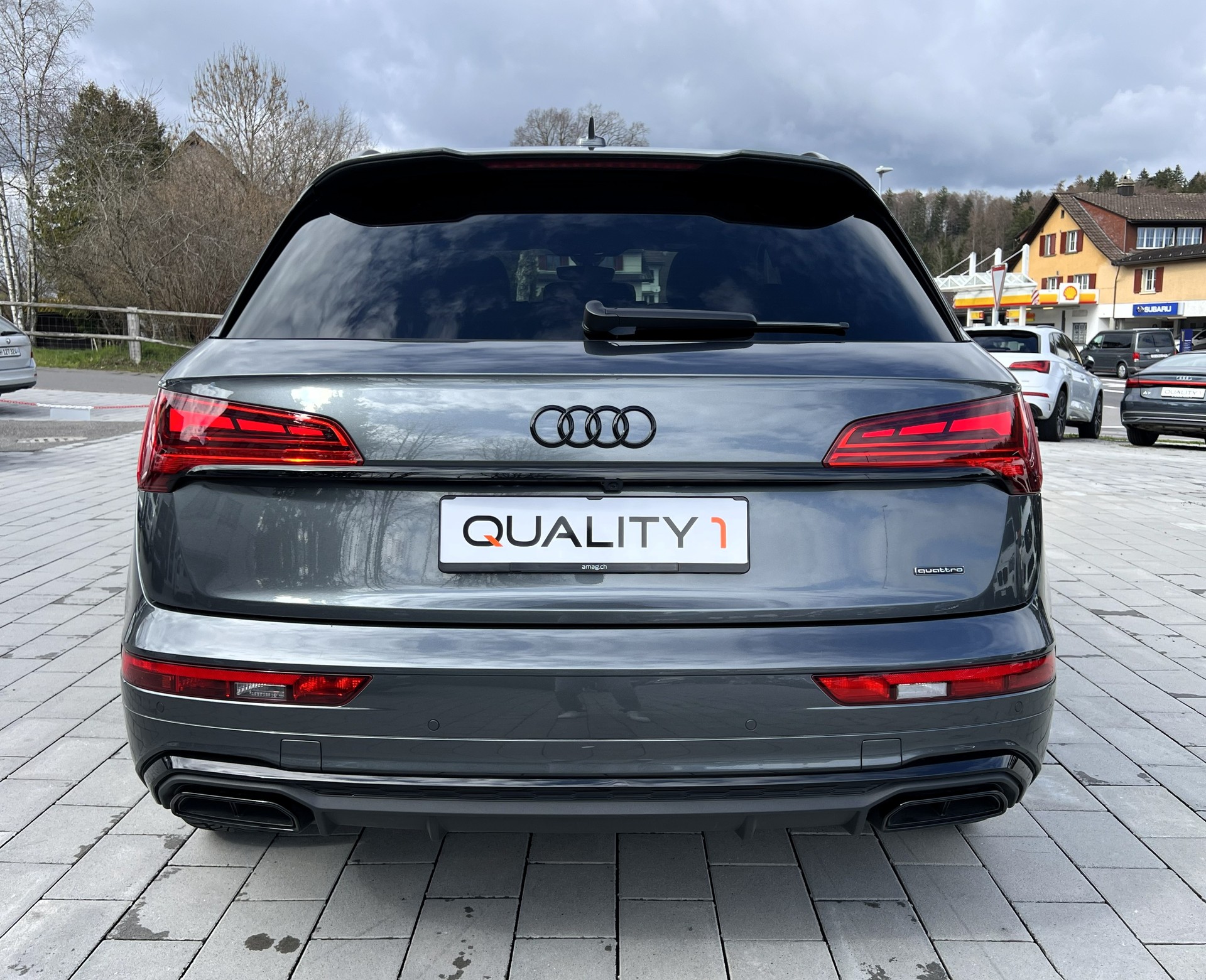 AUDI Q5 40 TDI Black Edition quattro S-tronic-showroom-element-3