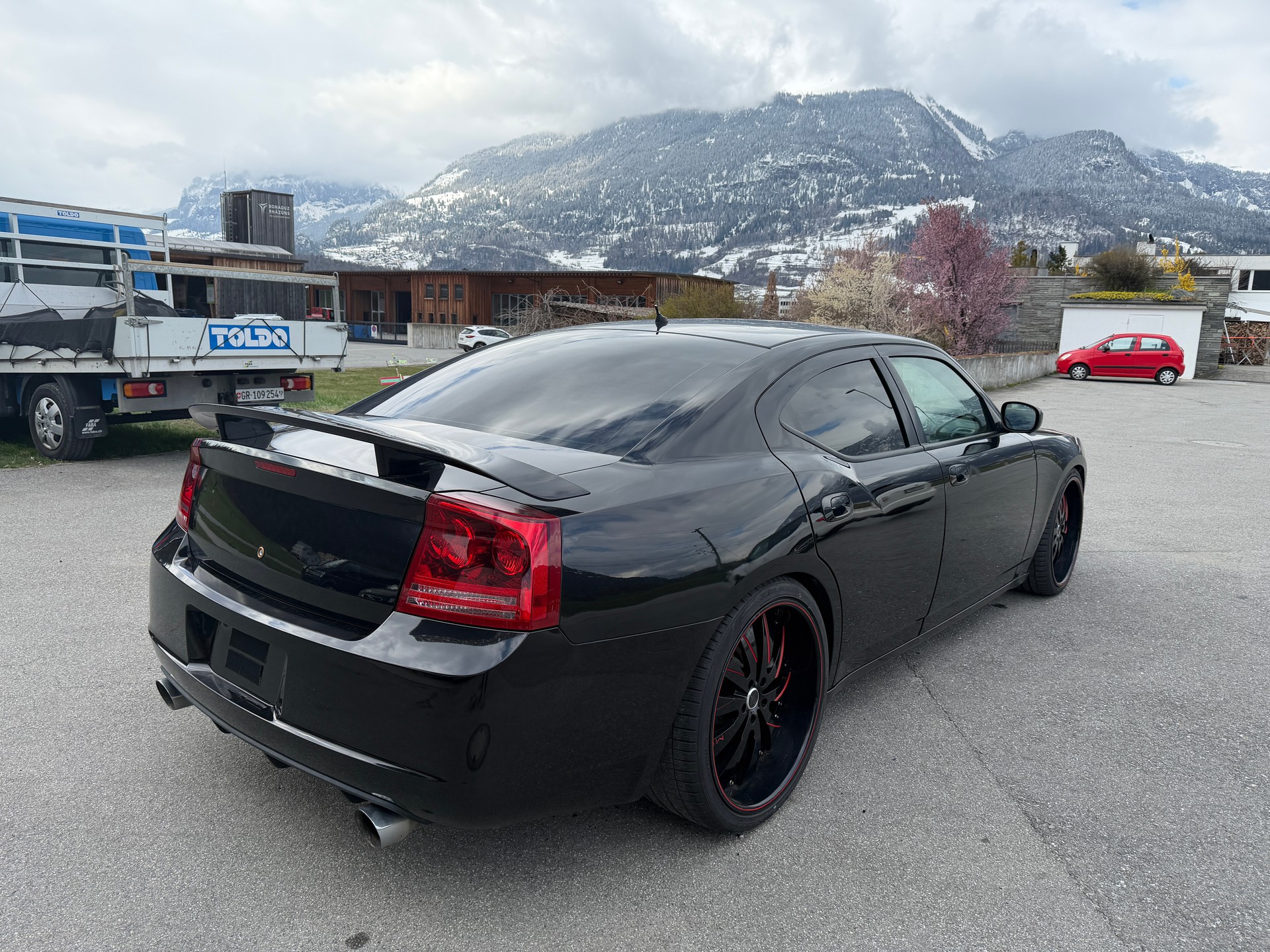 DODGE SRT-8-image-3