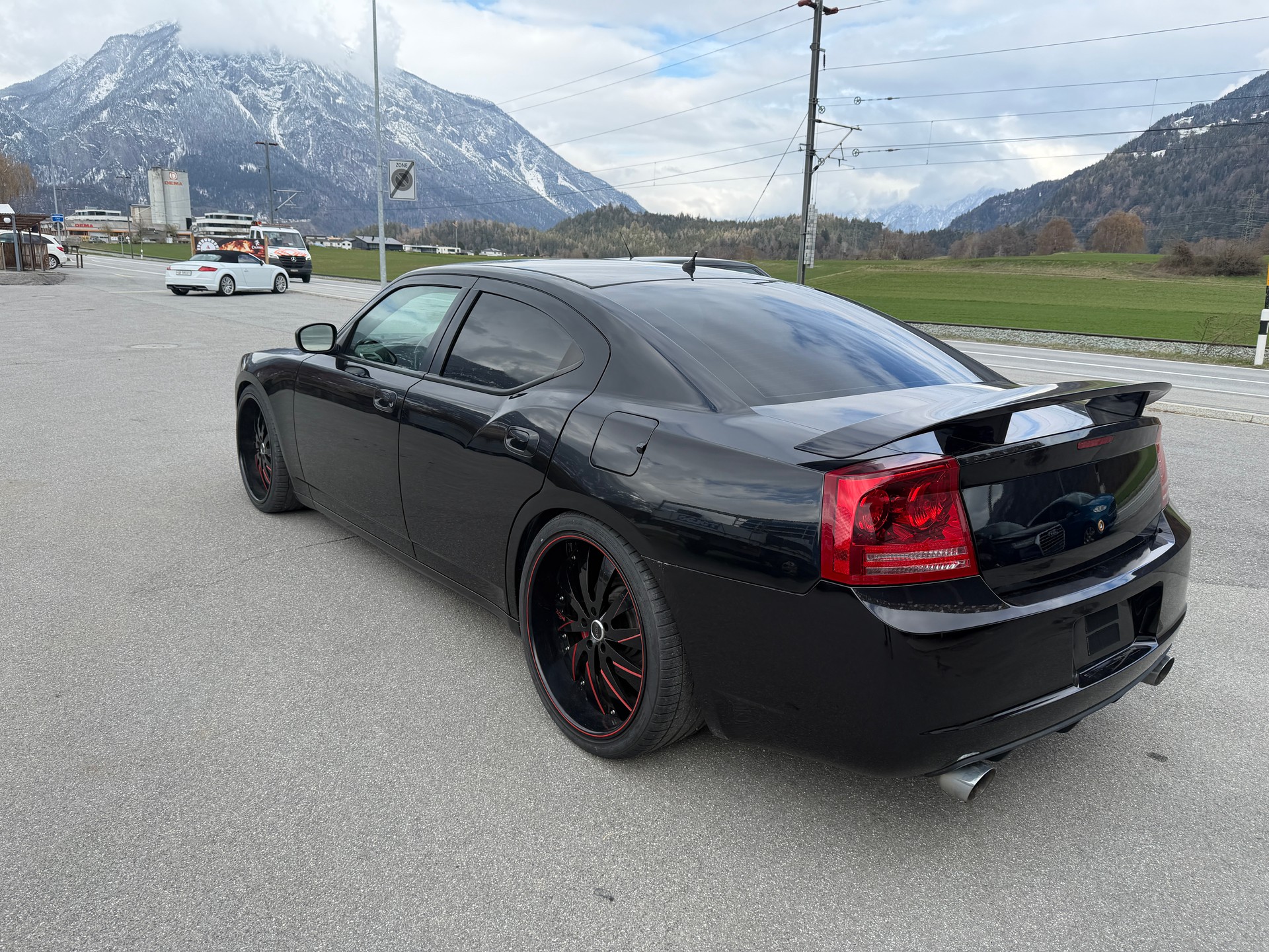 DODGE SRT-8-image-5
