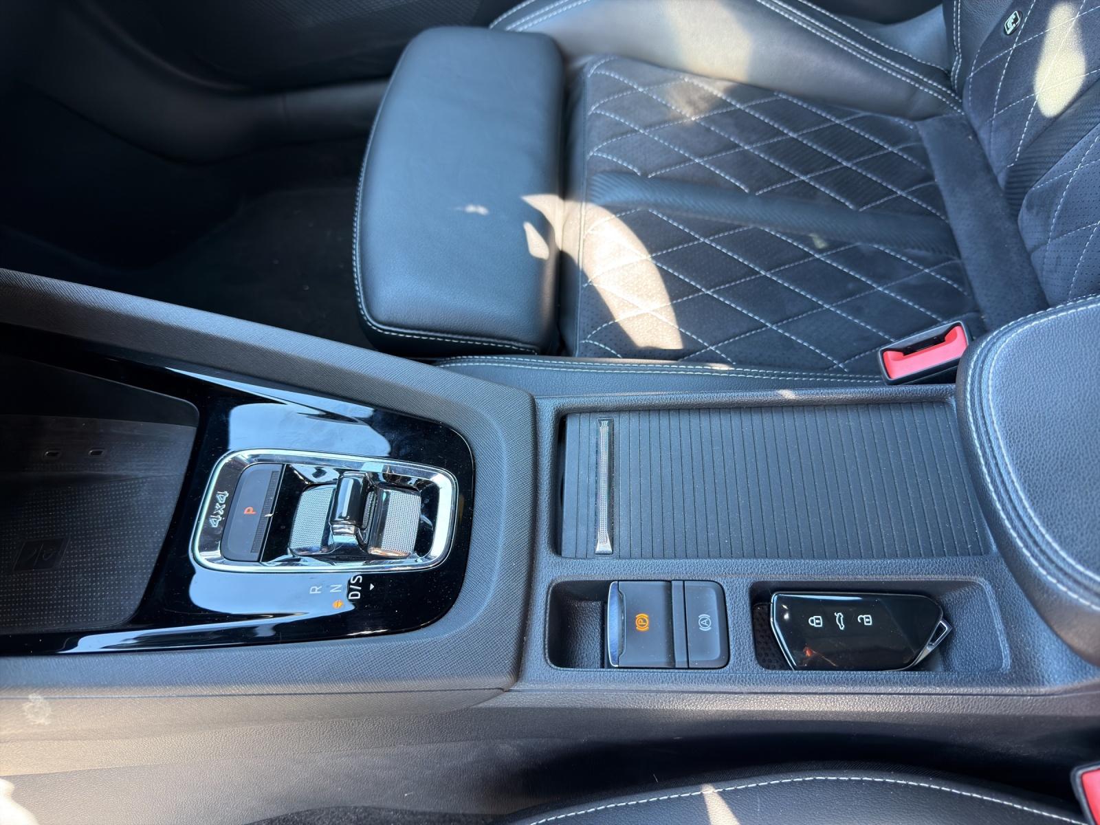 SKODA Octavia Combi 2.0 TDI RS 4x4 DSG-image-10