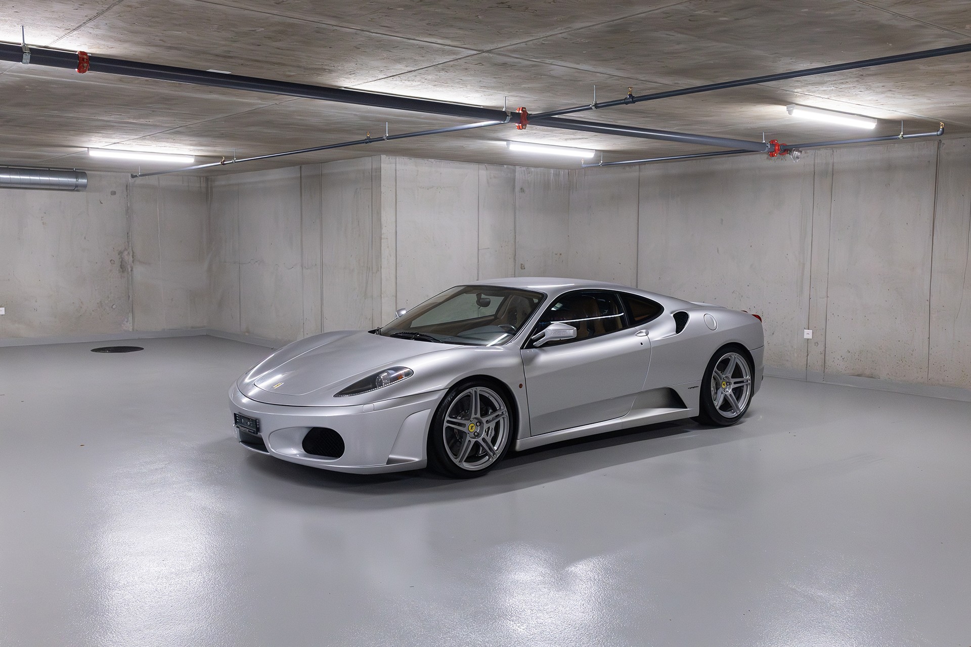 FERRARI F430-showroom-element-1