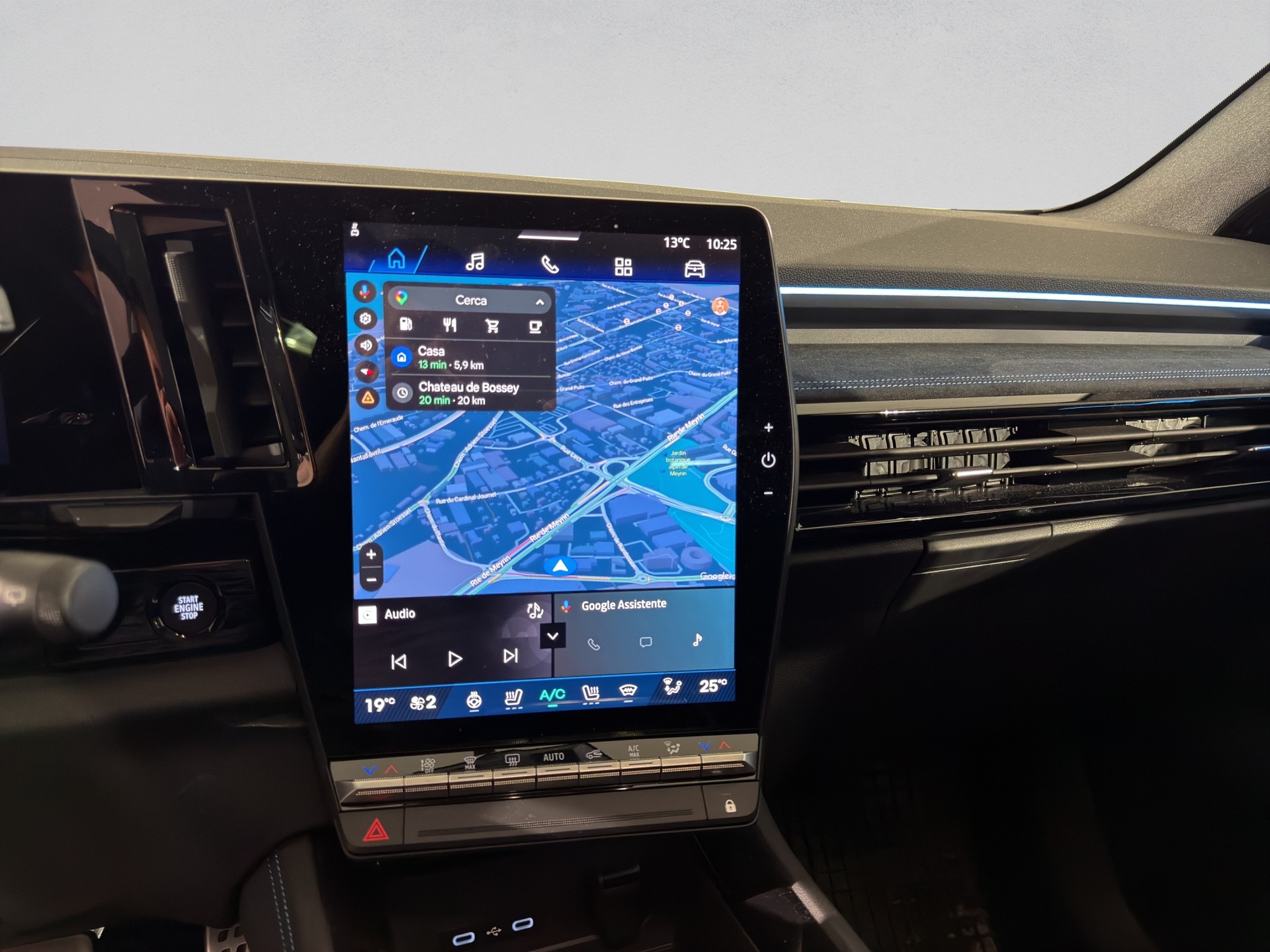 RENAULT Austral 1.2 HEV 200 Iconic Esprit Alpine A-image-11
