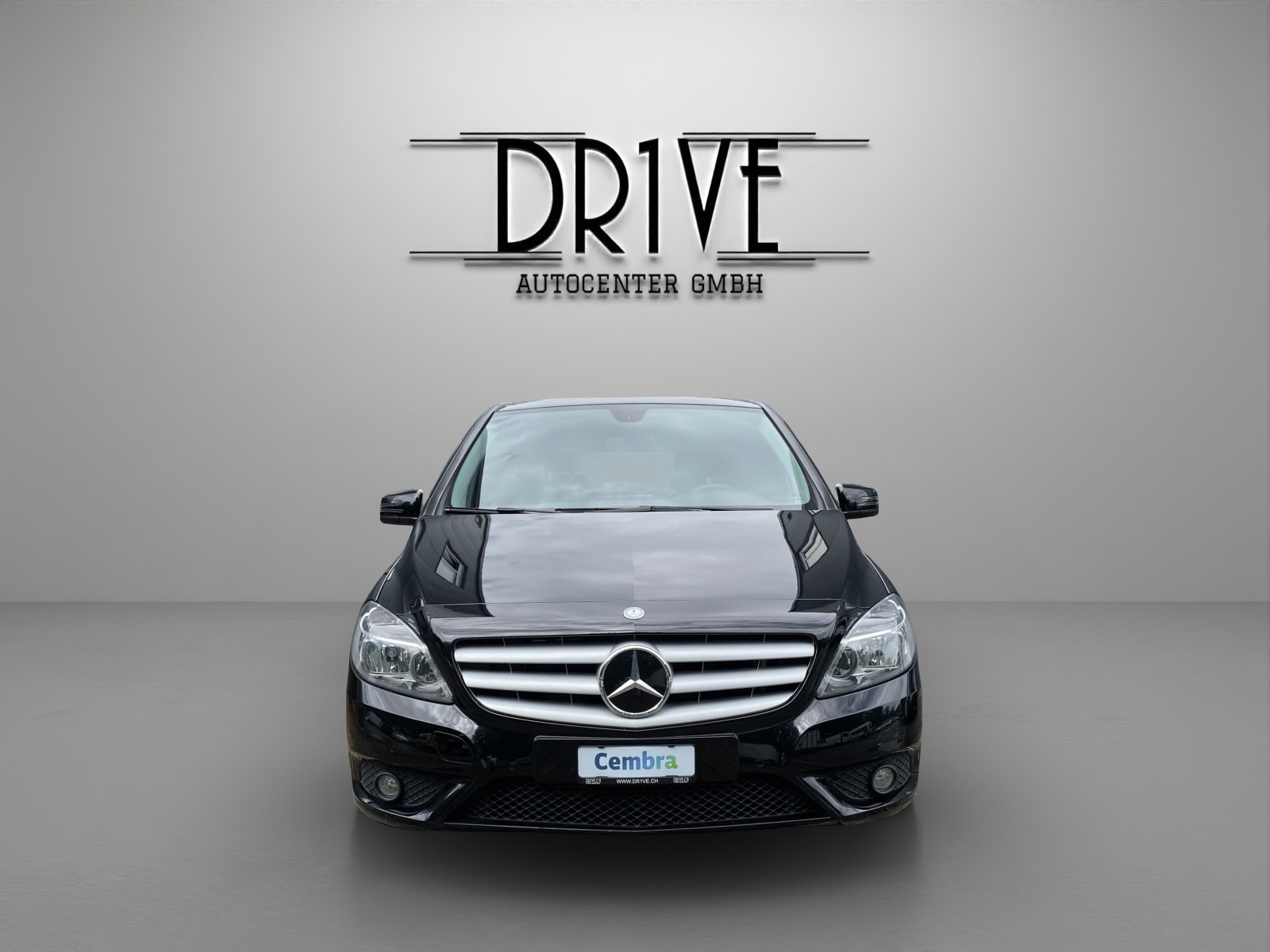 MERCEDES-BENZ B 180 7G-DCT-showroom-element-1