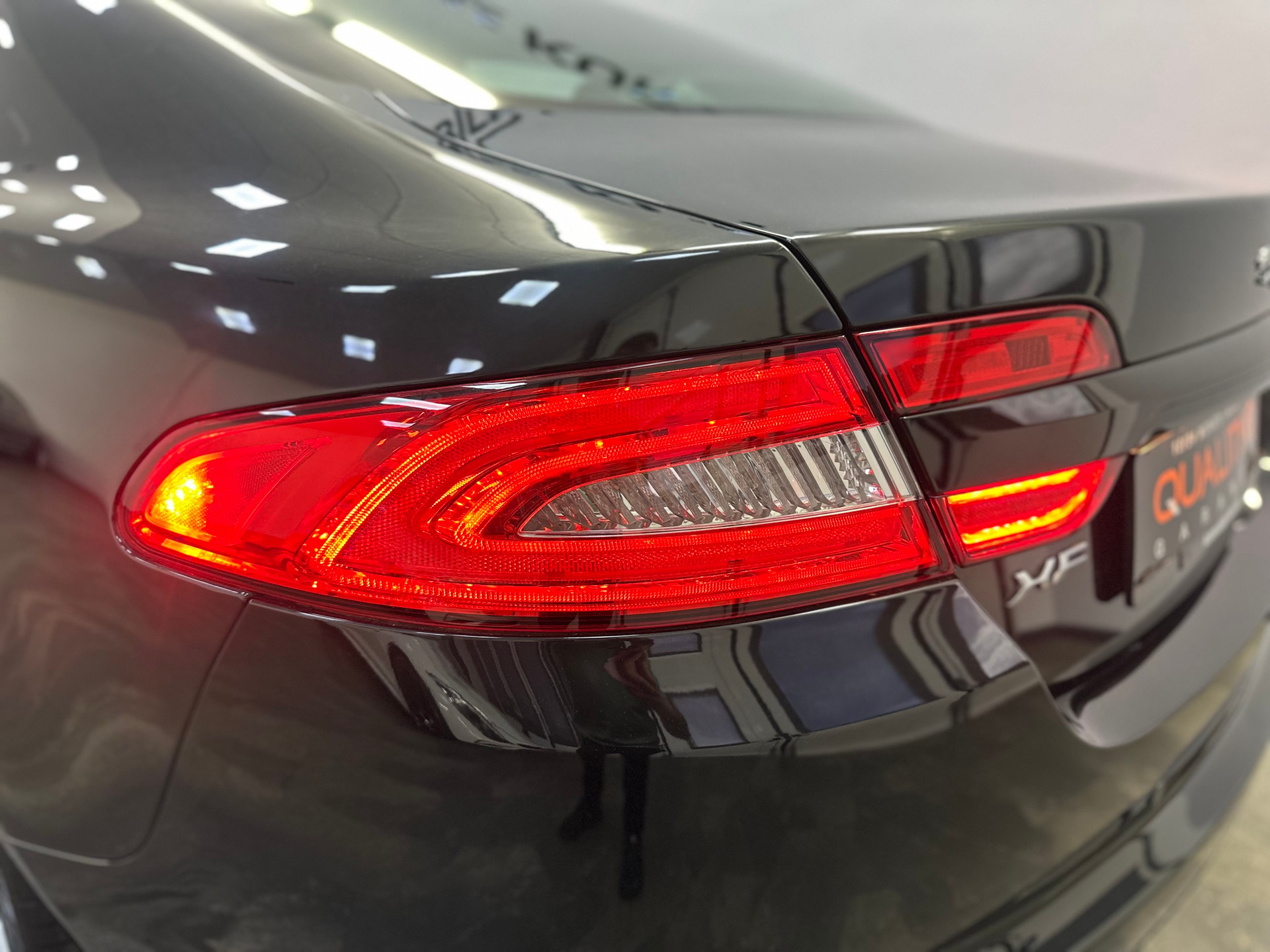 JAGUAR XF 3.0 V6 S/C Luxury 4x4-image-4