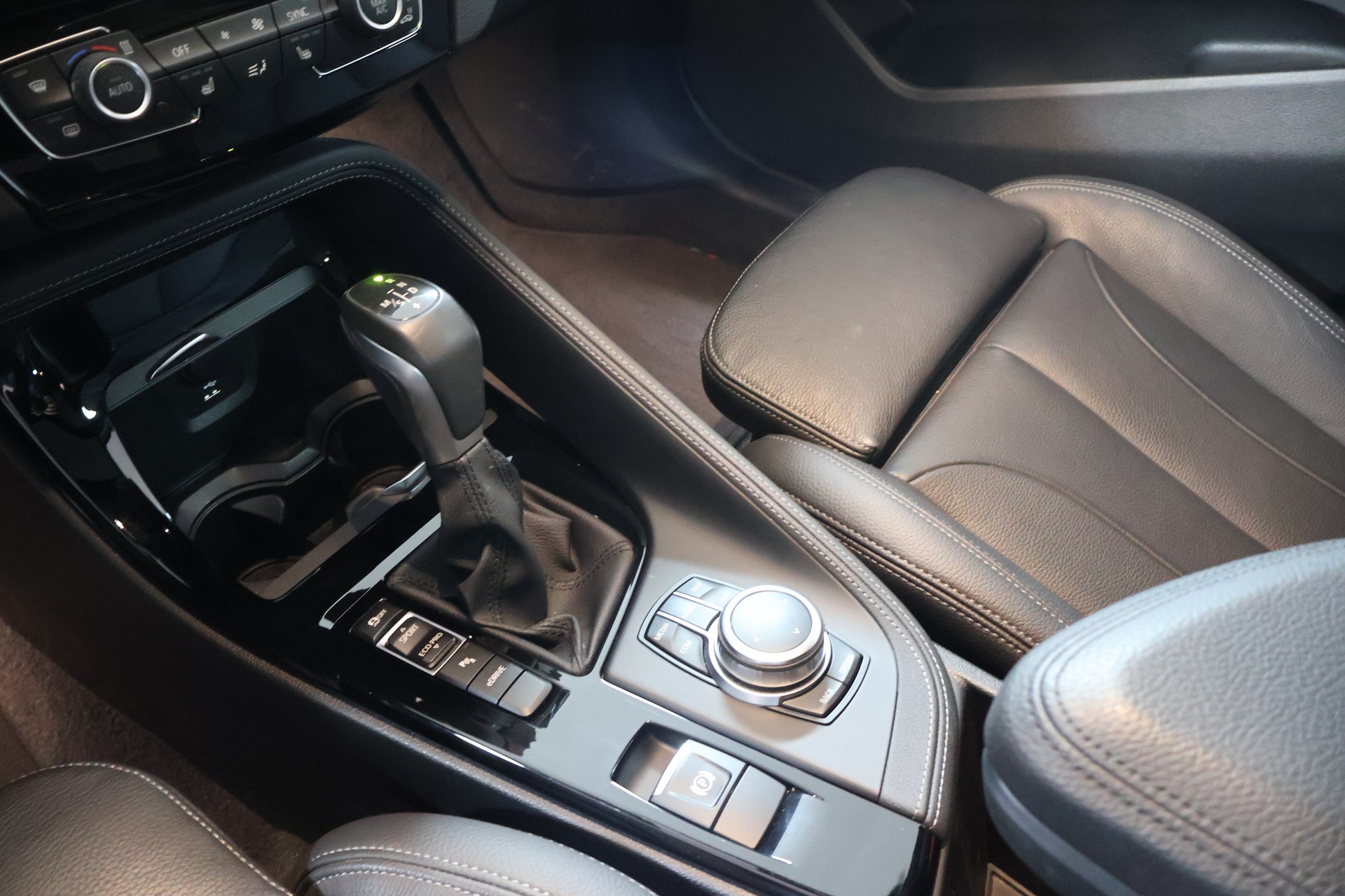 BMW X1 xDrive 25e M Sport Steptronic-image-11