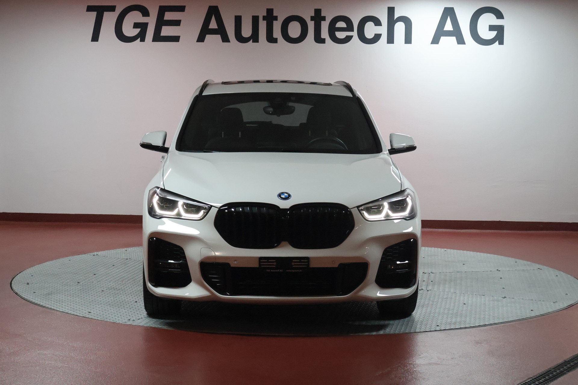 BMW X1 xDrive 25e M Sport Steptronic-showroom-element-1
