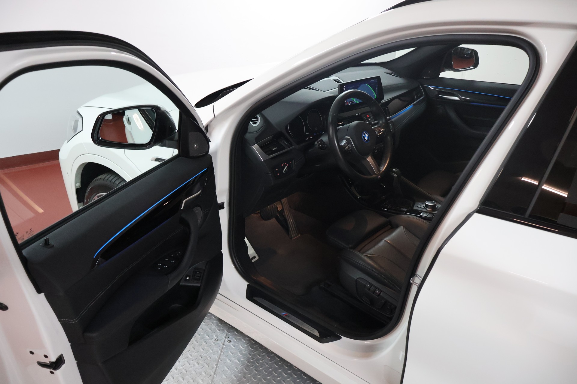 BMW X1 xDrive 25e M Sport Steptronic-image-5