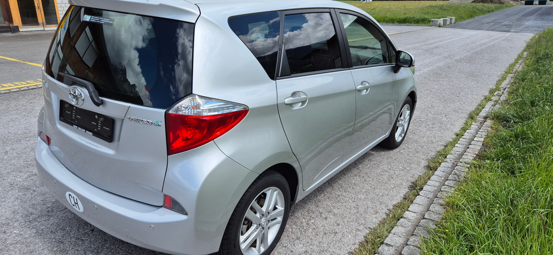 TOYOTA 1.33 VVT-i Linea Sol MdS-image-1