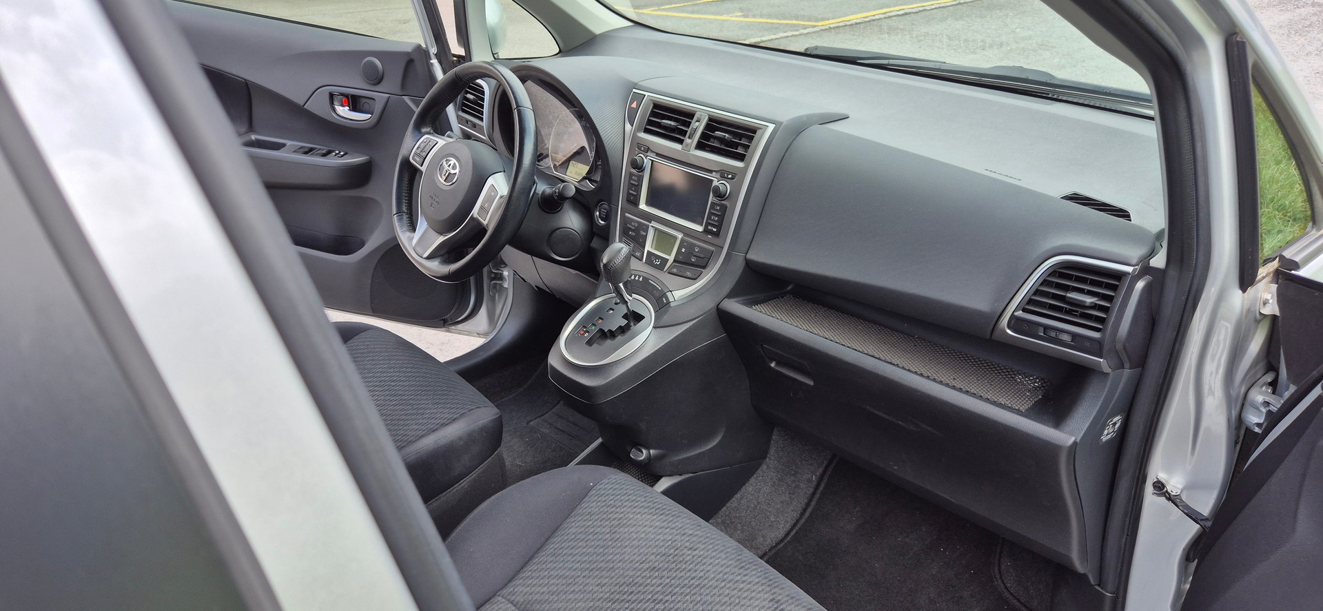 TOYOTA 1.33 VVT-i Linea Sol MdS-image-12