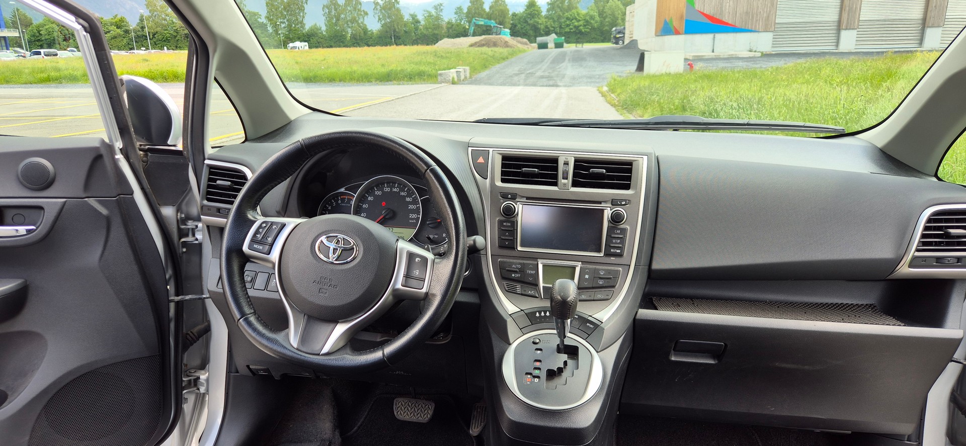 TOYOTA 1.33 VVT-i Linea Sol MdS-image-11