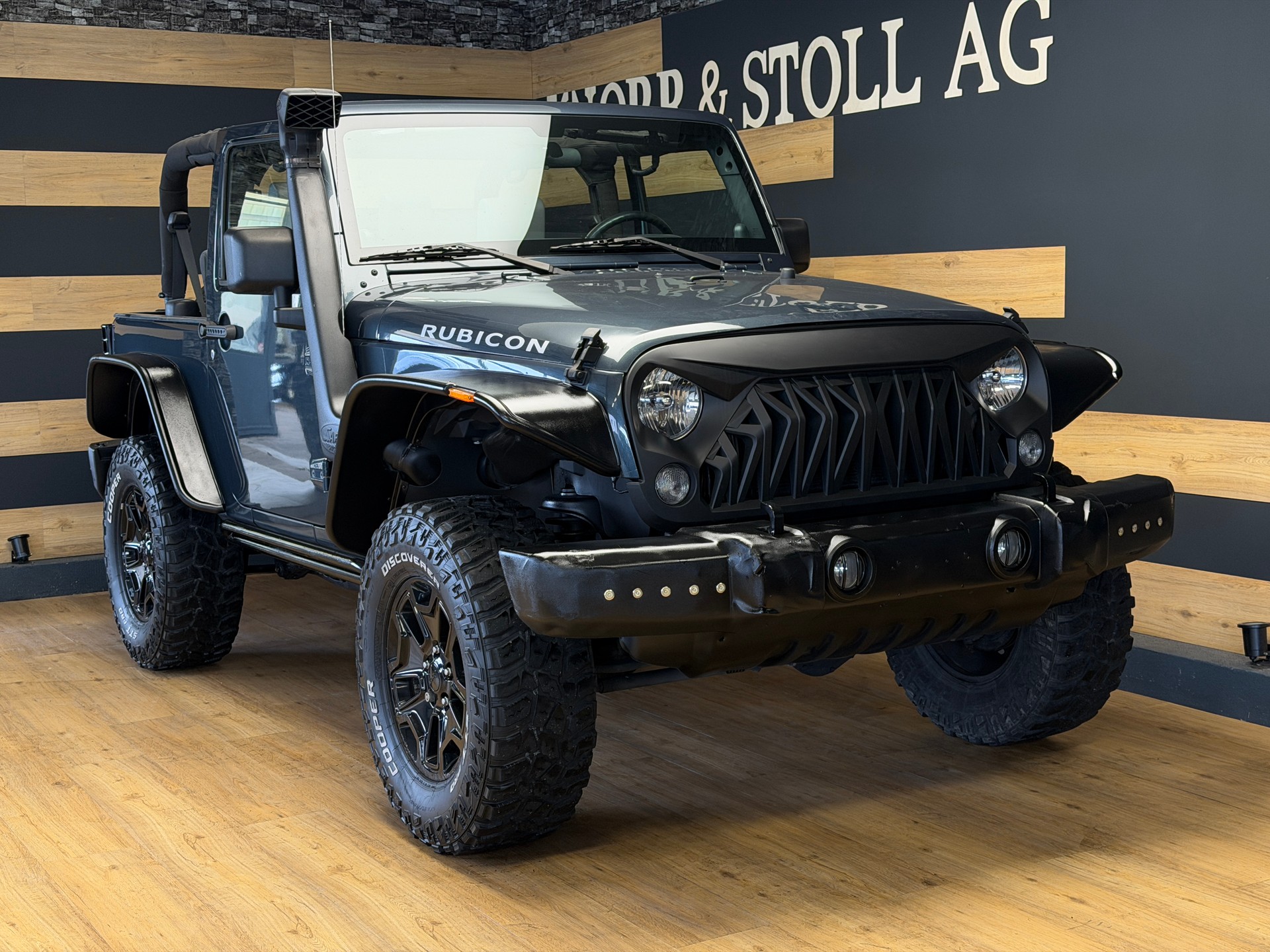 JEEP Wrangler 3.8 Unlimited Rubicon Sahara Automatic-showroom-element-1