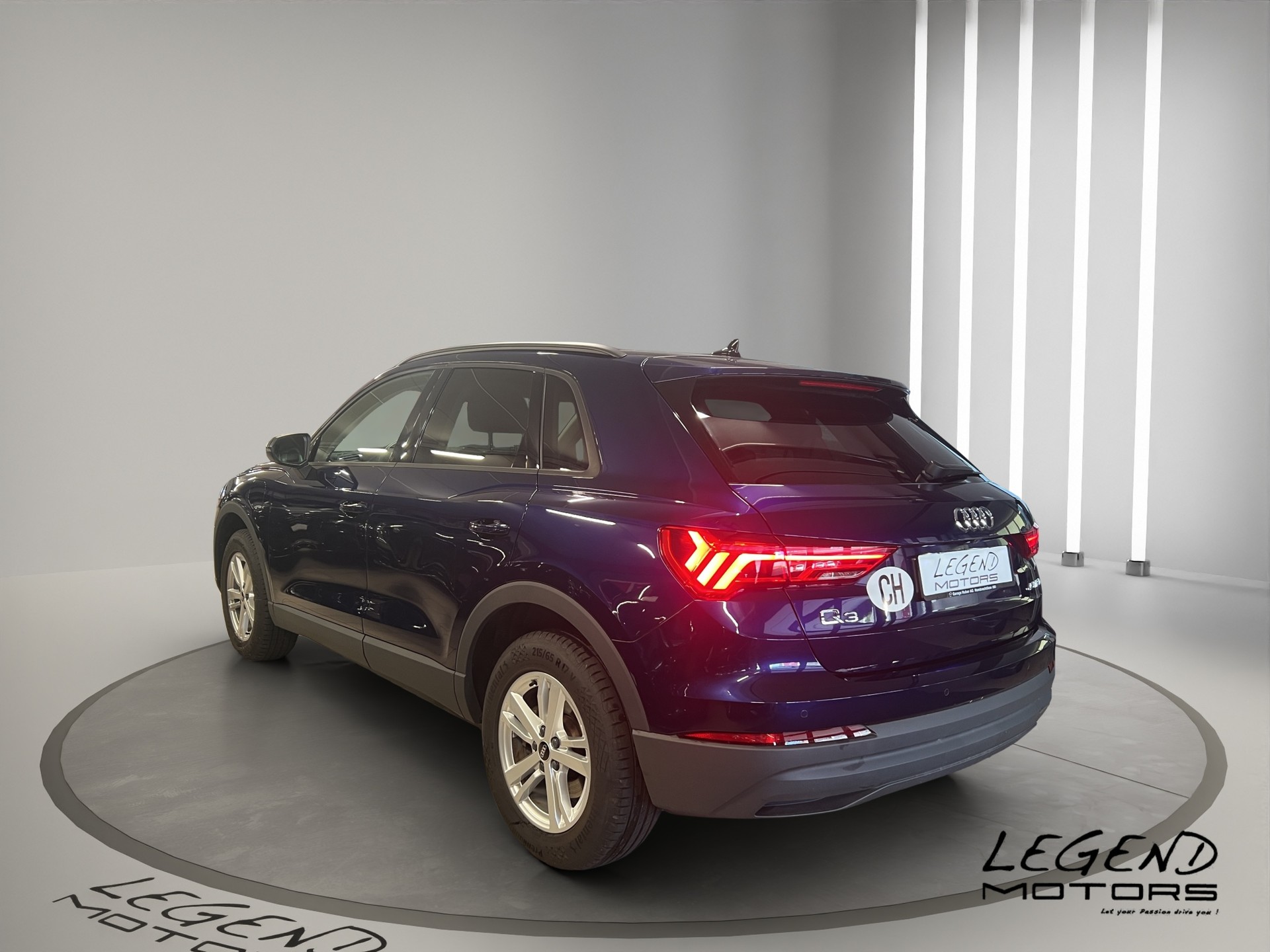 AUDI Q3 45 TFSI e S-tronic LEASING à partir de CHF 399.-/mois-showroom-element-3