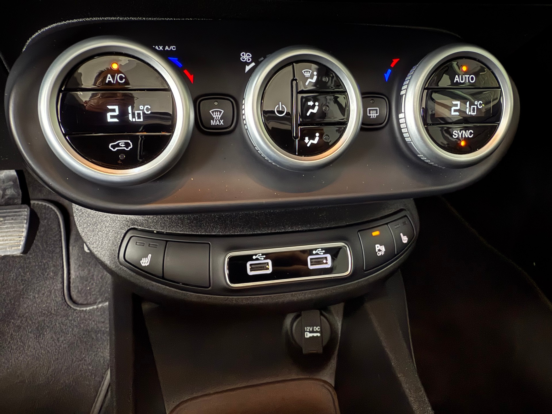 FIAT 500X 1.5 Hybrid Soft Top Sport DCT-image-13