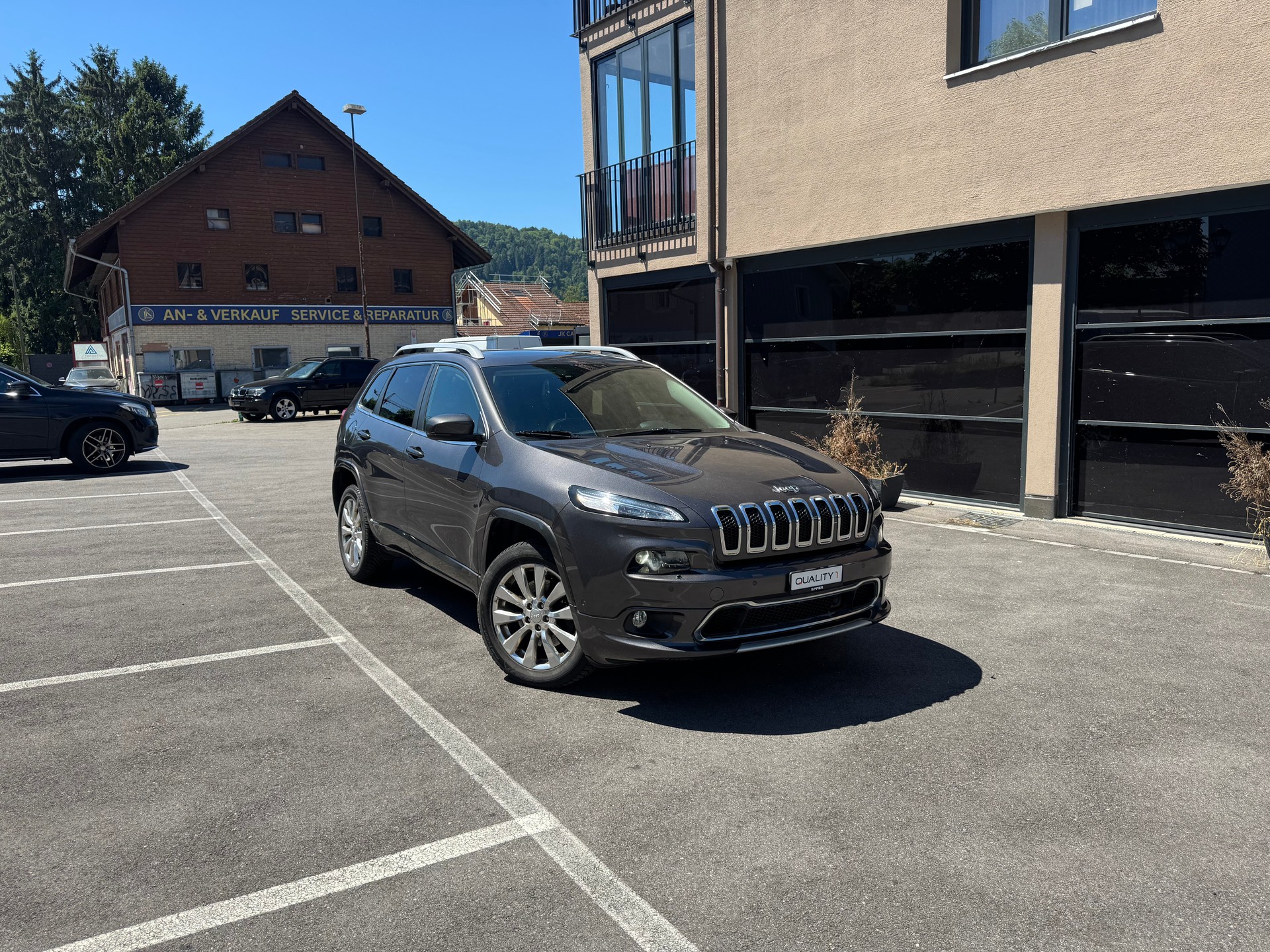 JEEP Cherokee 2.2TD Overland AWD 9ATX-showroom-element-1