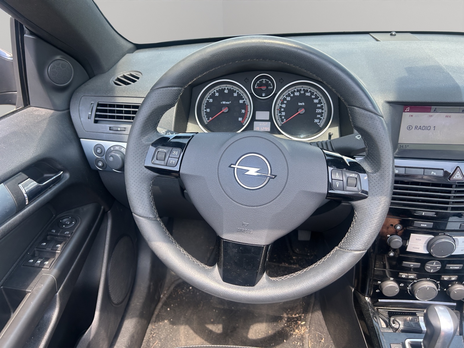 OPEL Astra TT 1.8i 16V Cosmo-image-10
