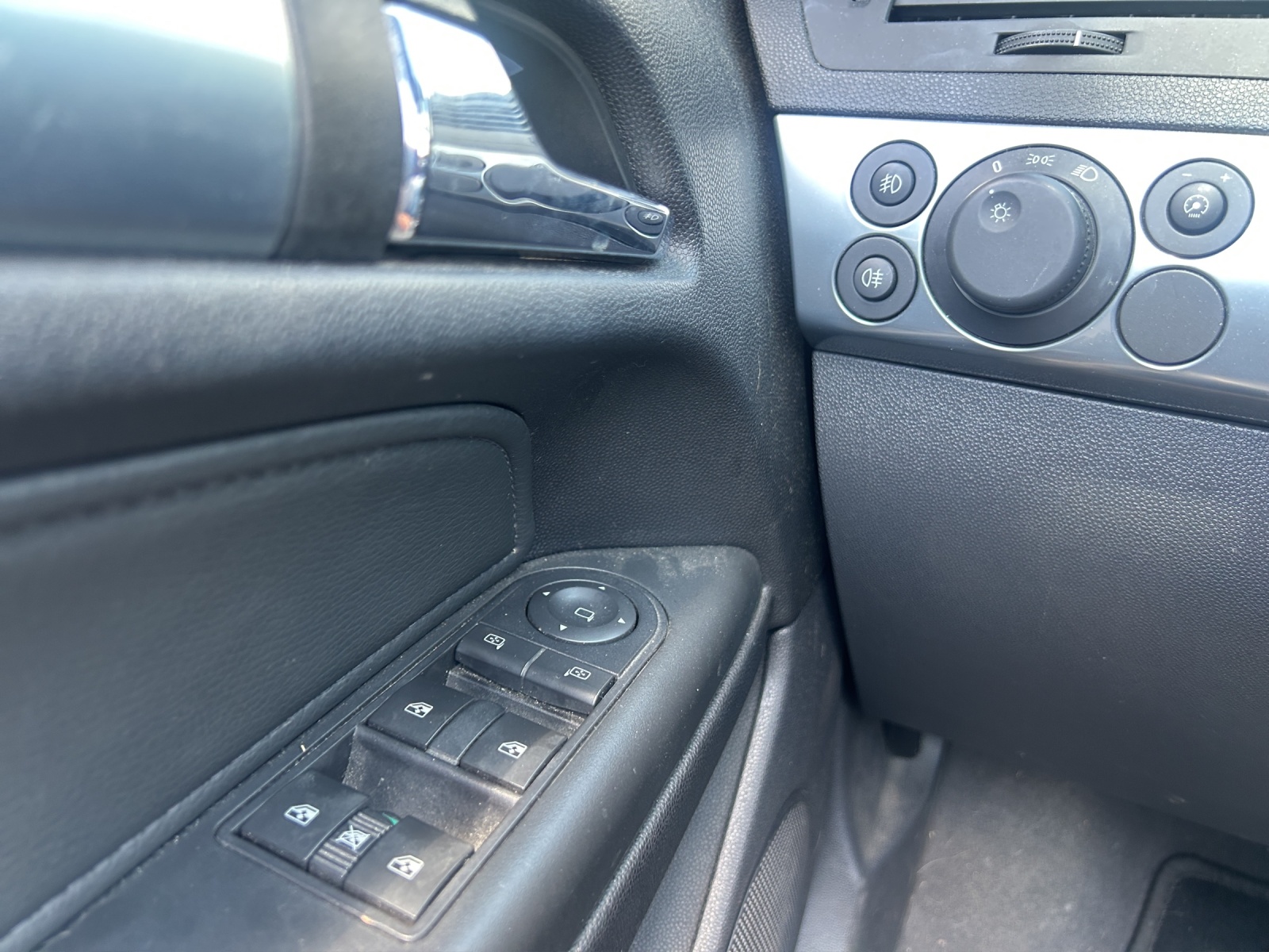 OPEL Astra TT 1.8i 16V Cosmo-image-11