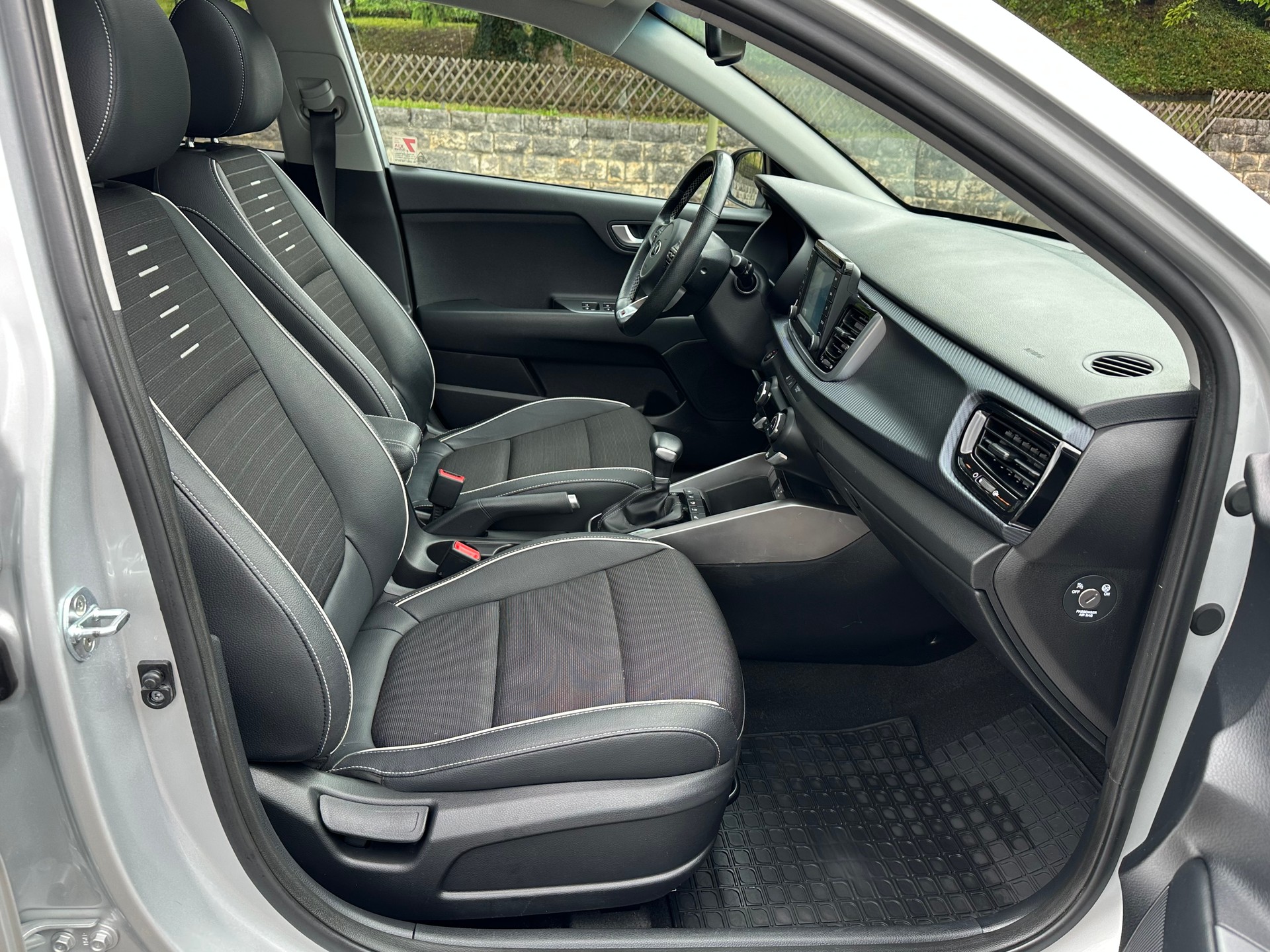 KIA Rio 1.0 T-GDi GT Line DCT-image-11