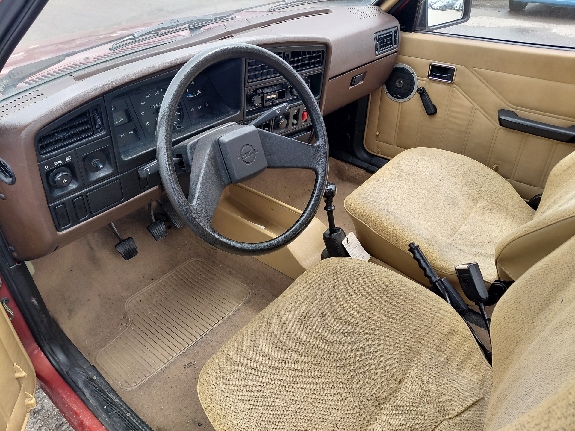 OPEL Ascona C 1600 Coupé-image-10