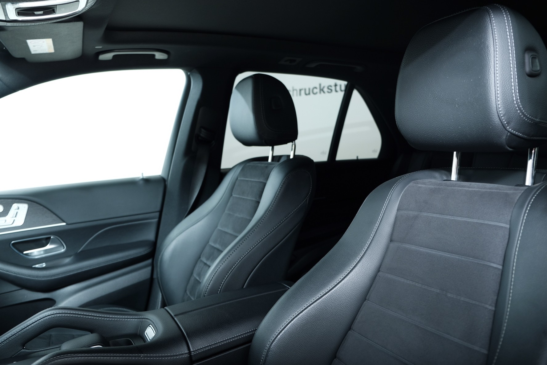 MERCEDES-BENZ GLE 450 4Matic AMG Line 9G-Tronic-image-9