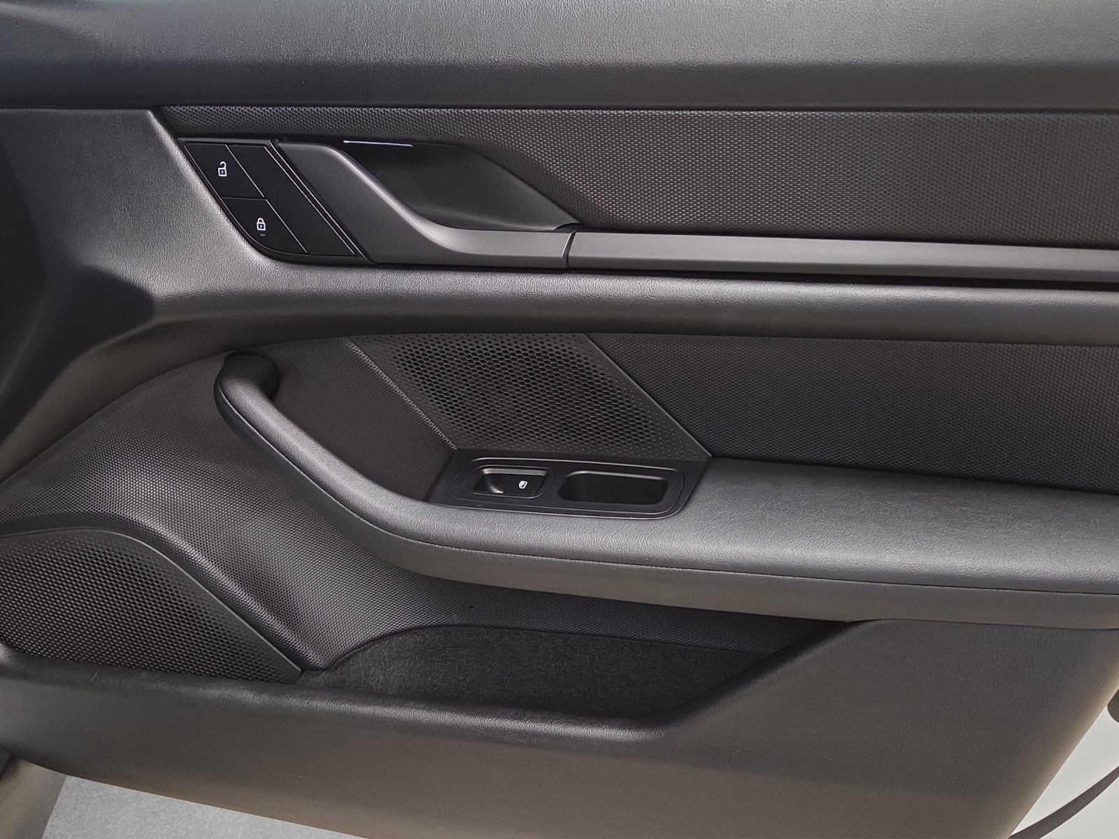 PORSCHE Taycan ST Perf. Bat.Plus-image-8