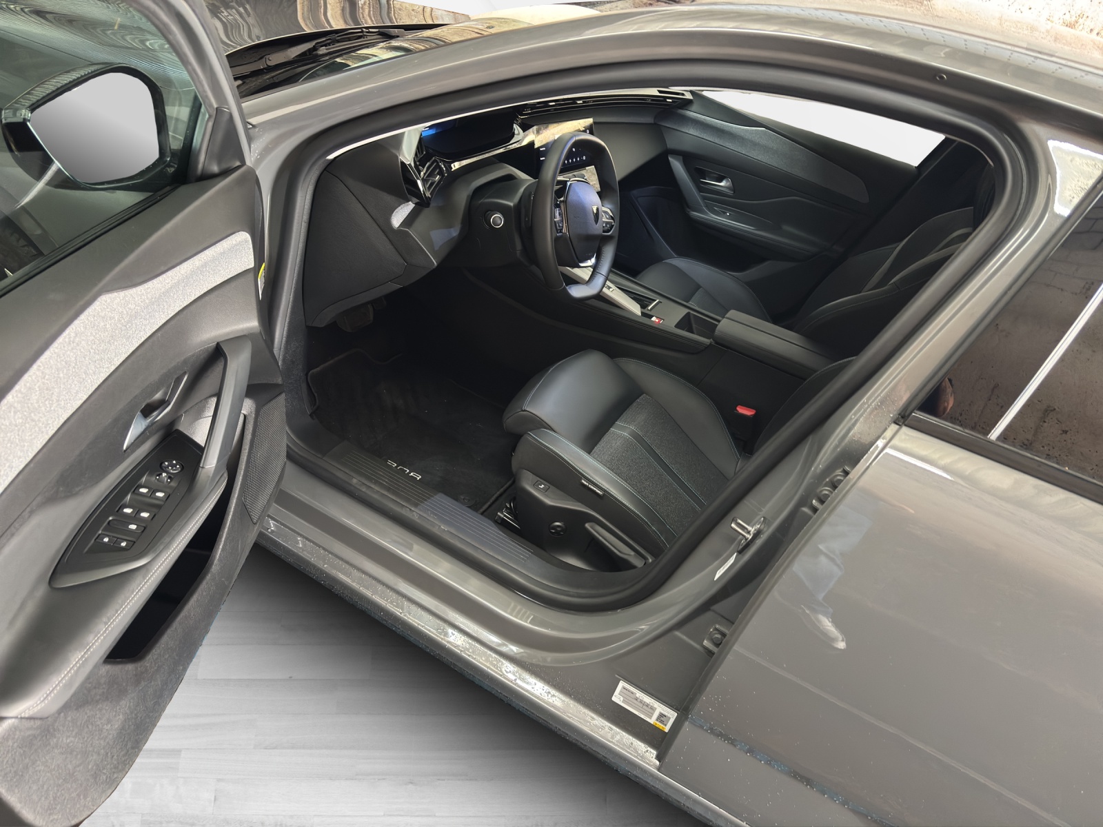 PEUGEOT 308 SW 1.2 PureTech Allure-image-9