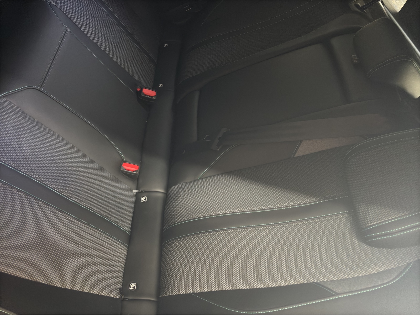 PEUGEOT 308 SW 1.2 PureTech Allure-image-12