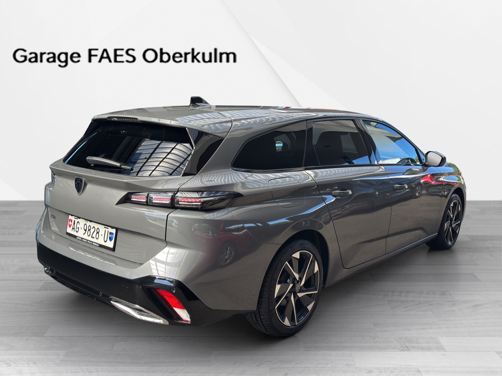 PEUGEOT 308 SW 1.2 PureTech Allure-image-6