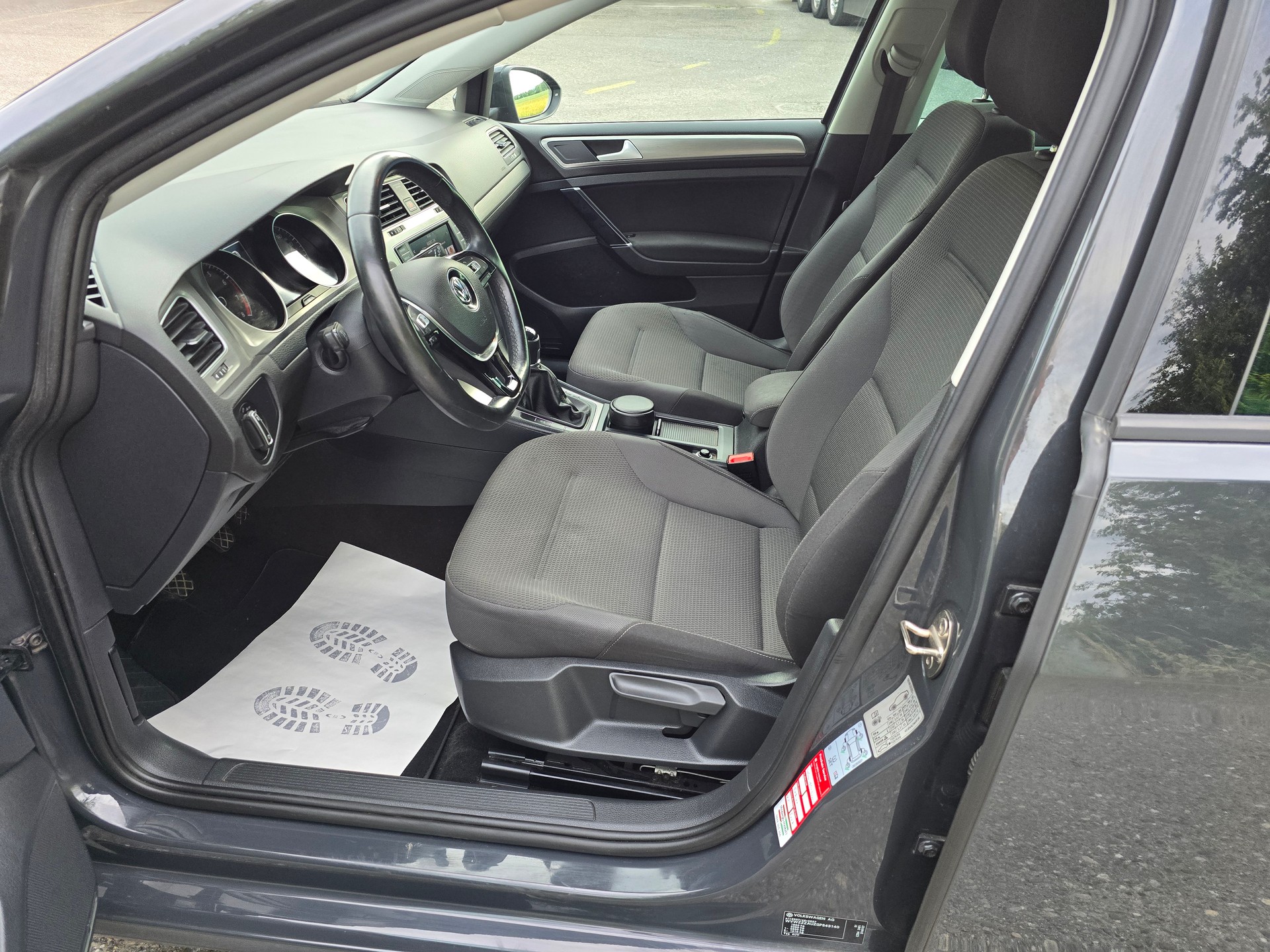 VW Golf Variant 1.4 TSI Lounge-image-9
