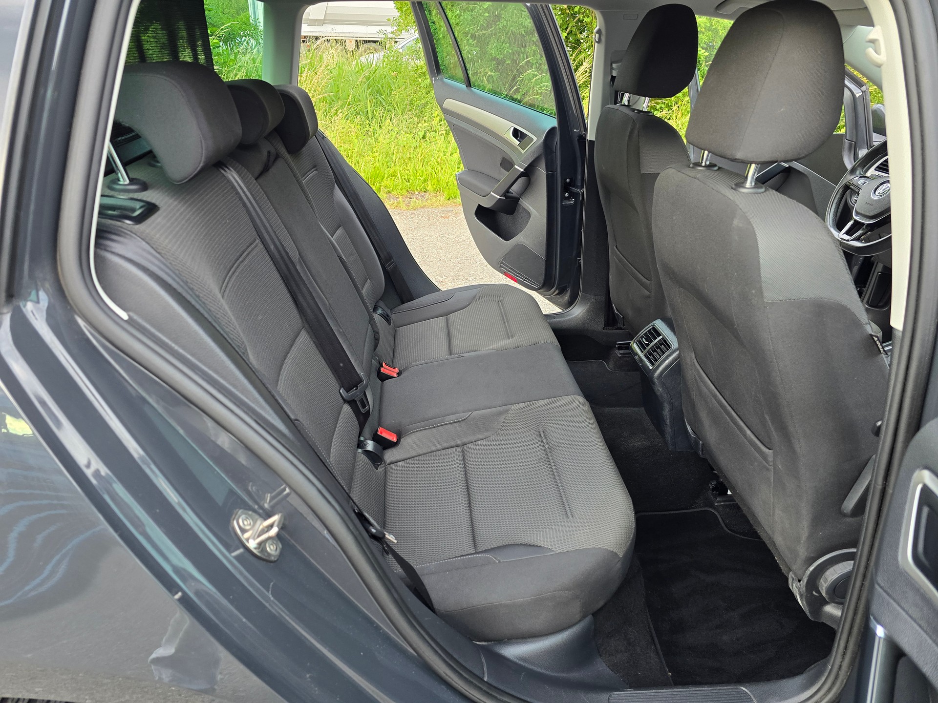 VW Golf Variant 1.4 TSI Lounge-image-14