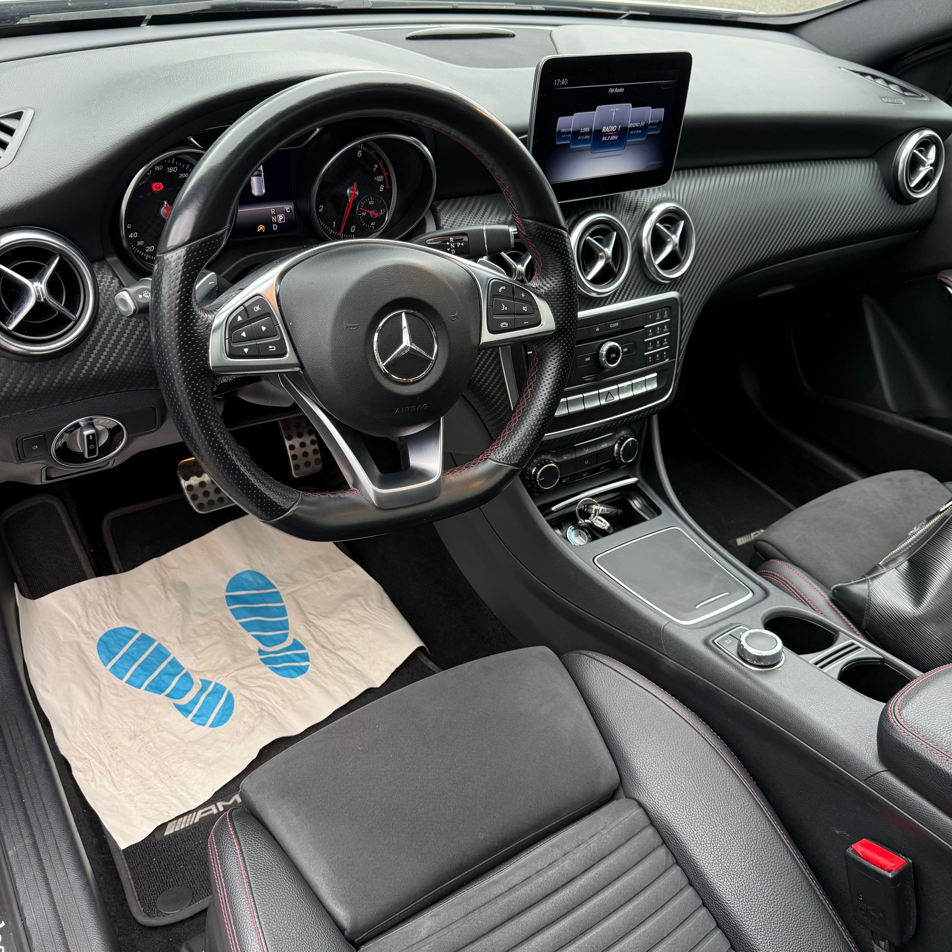 MERCEDES-BENZ A 250 AMG Line 7G-DCT *PANORAMA-DACH*-showroom-element-3
