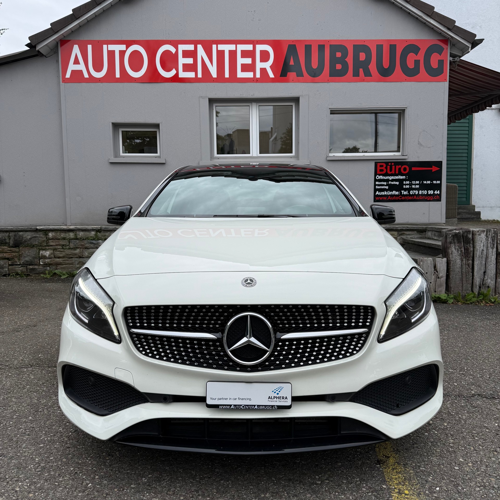 MERCEDES-BENZ A 250 AMG Line 7G-DCT *PANORAMA-DACH*-image-3
