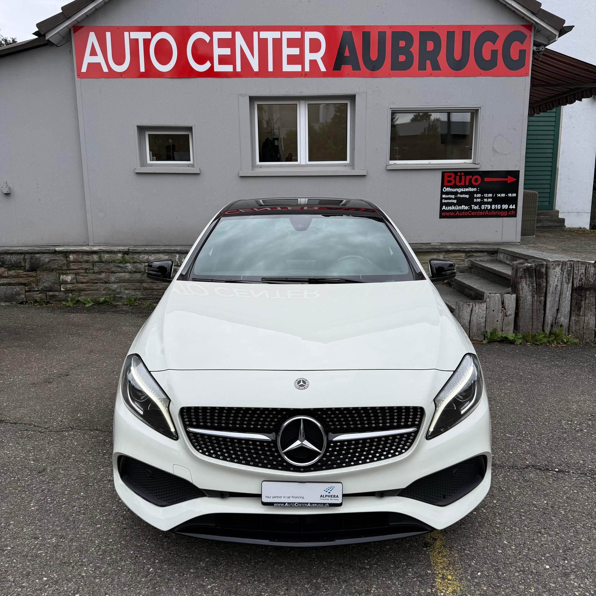 MERCEDES-BENZ A 250 AMG Line 7G-DCT *PANORAMA-DACH*-image-2