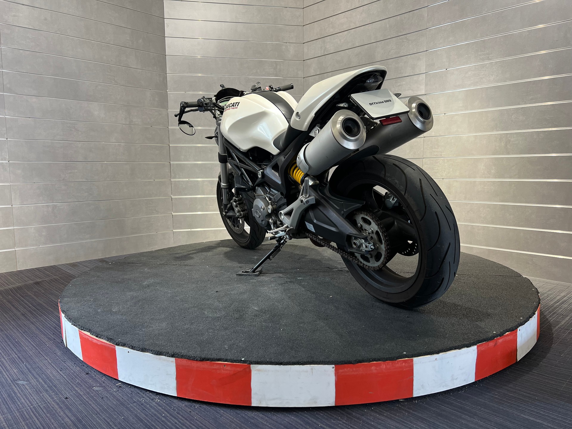 DUCATI Monster 696M 25kW-image-3