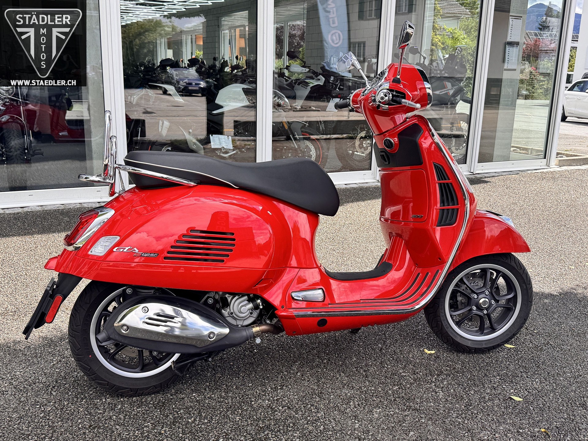 PIAGGIO Vespa GTS 300 Super ABS-image-3
