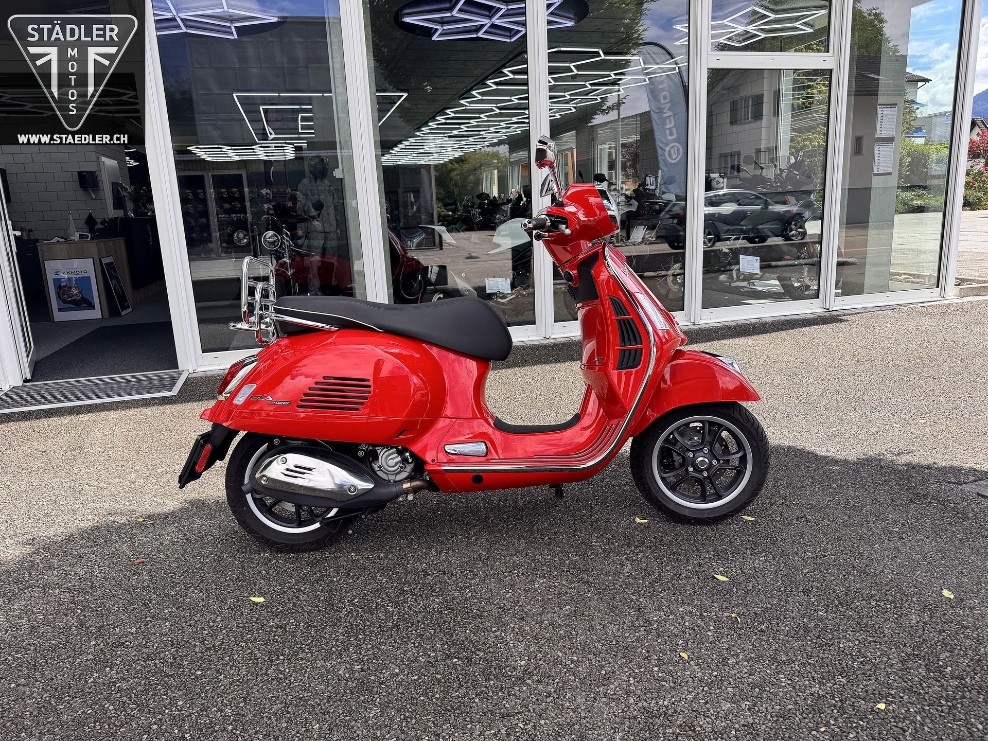 PIAGGIO Vespa GTS 300 Super ABS-image-0