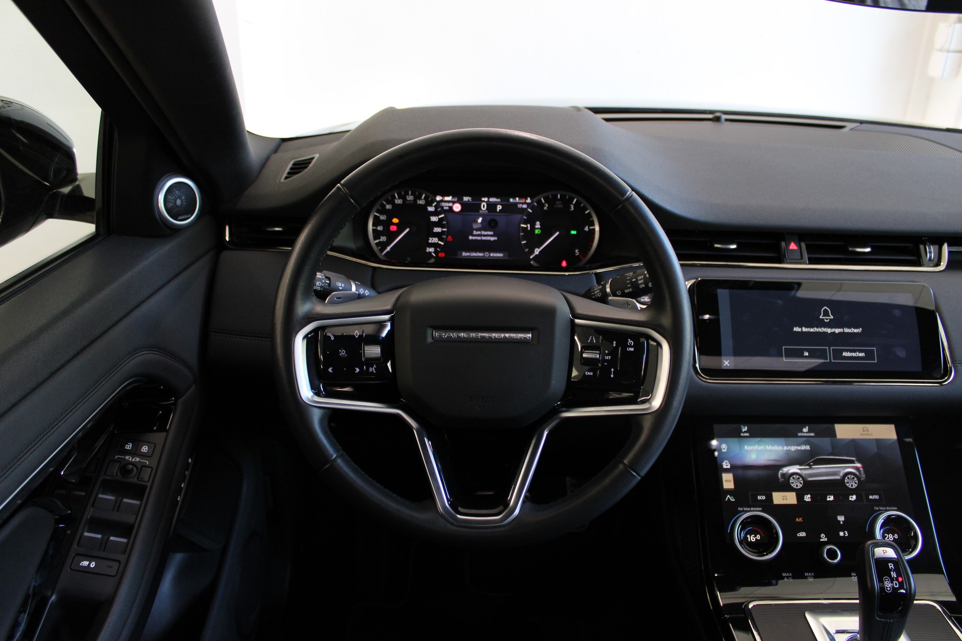 LAND ROVER Evoque R-Dynamic P 200 MHEV SE AT9-image-12