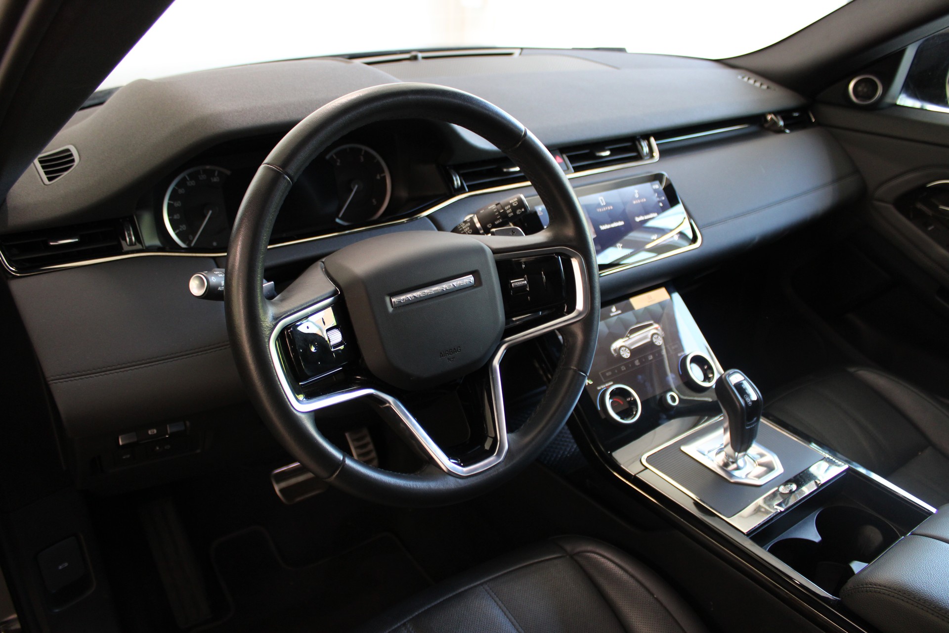 LAND ROVER Evoque R-Dynamic P 200 MHEV SE AT9-image-7