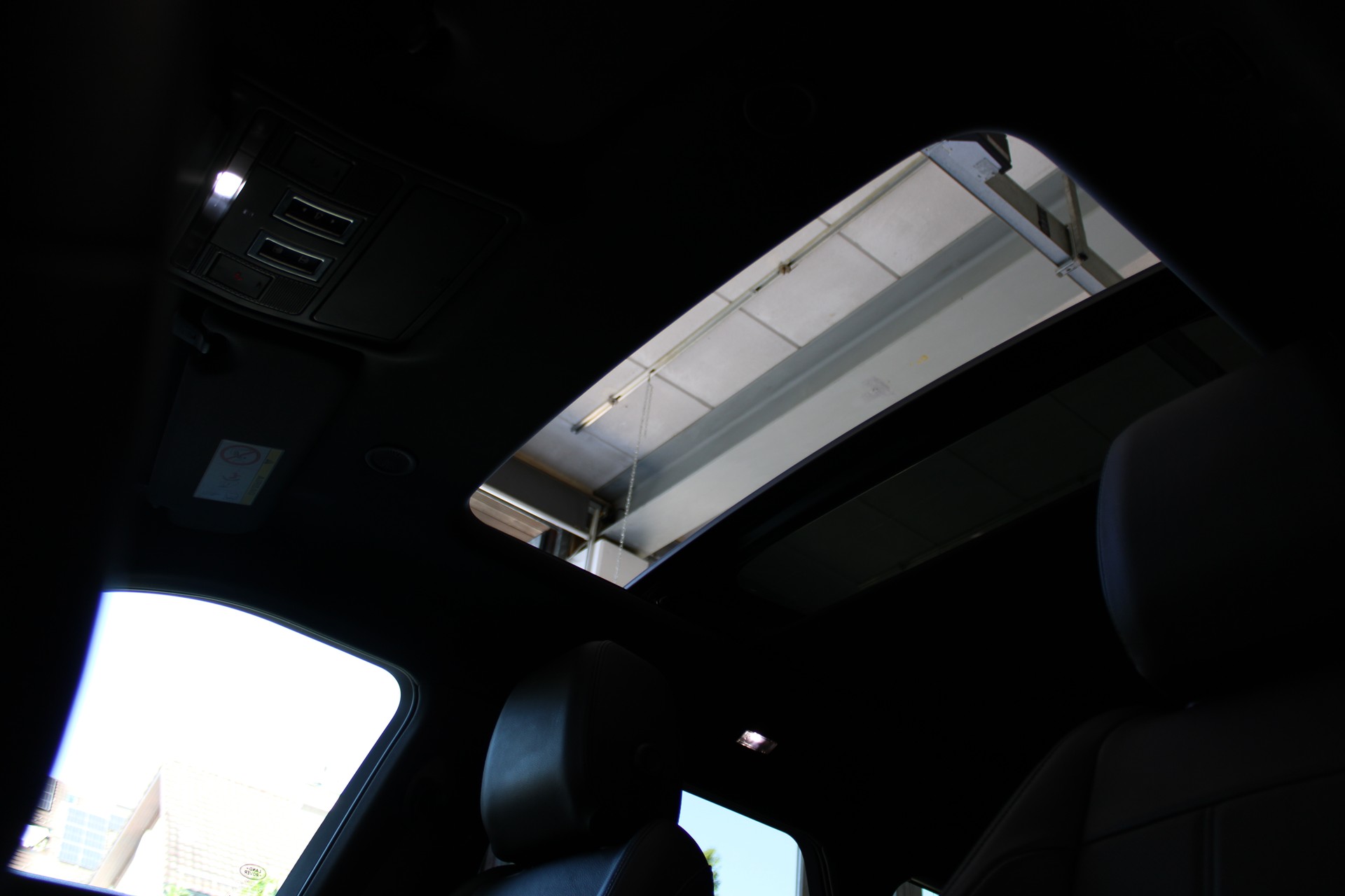 LAND ROVER Evoque R-Dynamic P 200 MHEV SE AT9-image-16