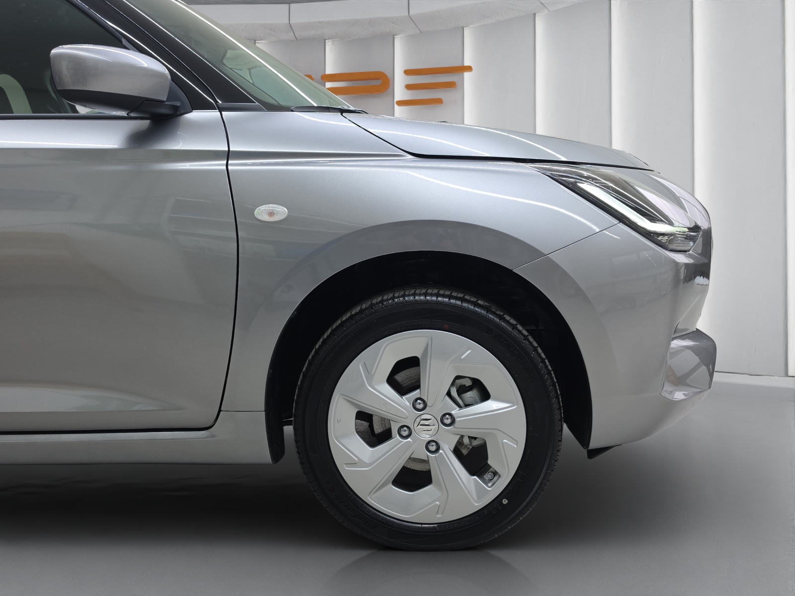 SUZUKI Swift 1.2 Compact+ Hybrid 4x4-image-15
